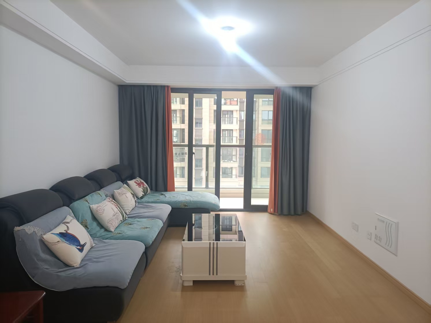 时光漫城 3室2厅1卫 125m²