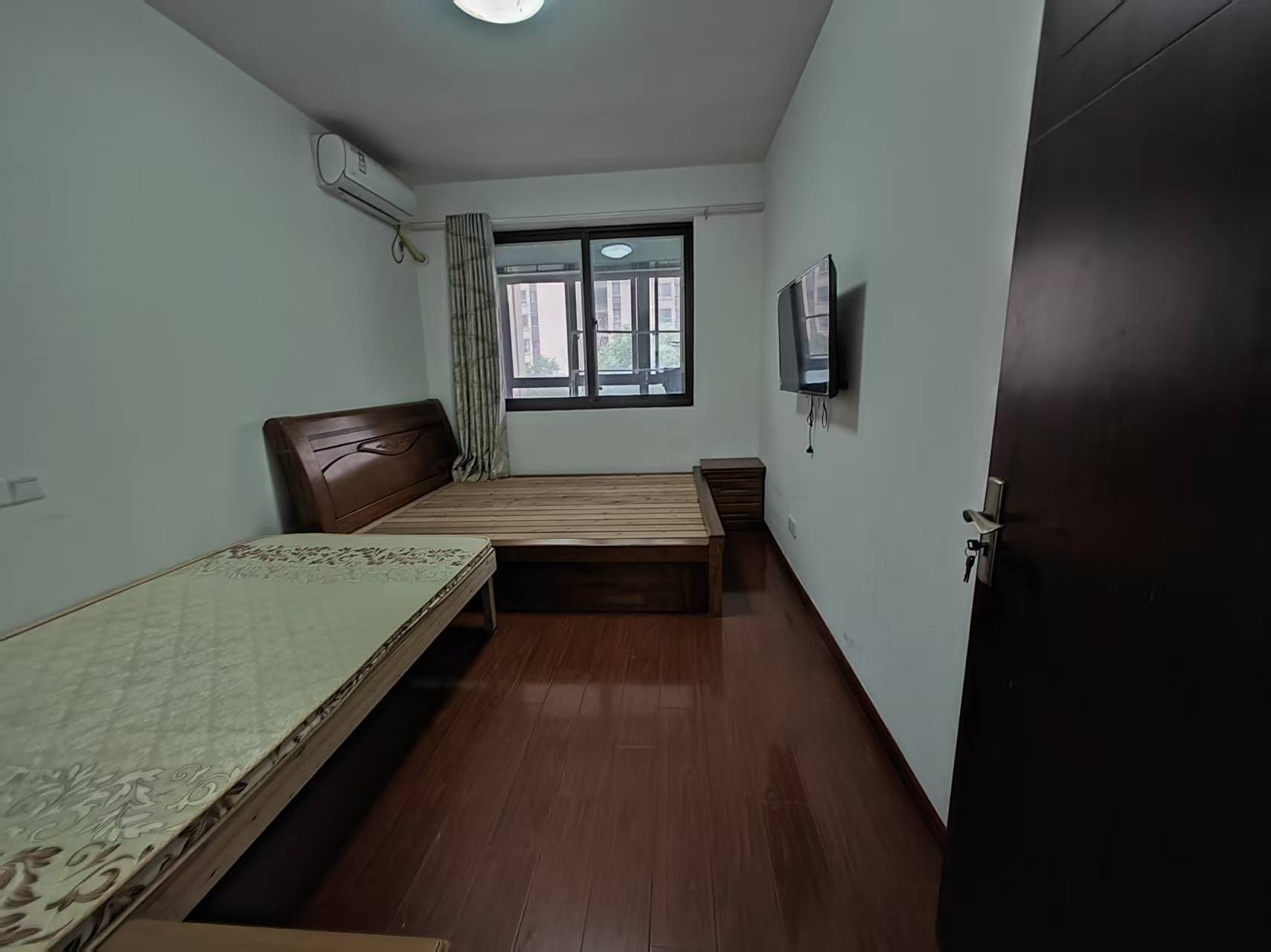 保利香槟国际 3室2厅2卫 136m&sup2;