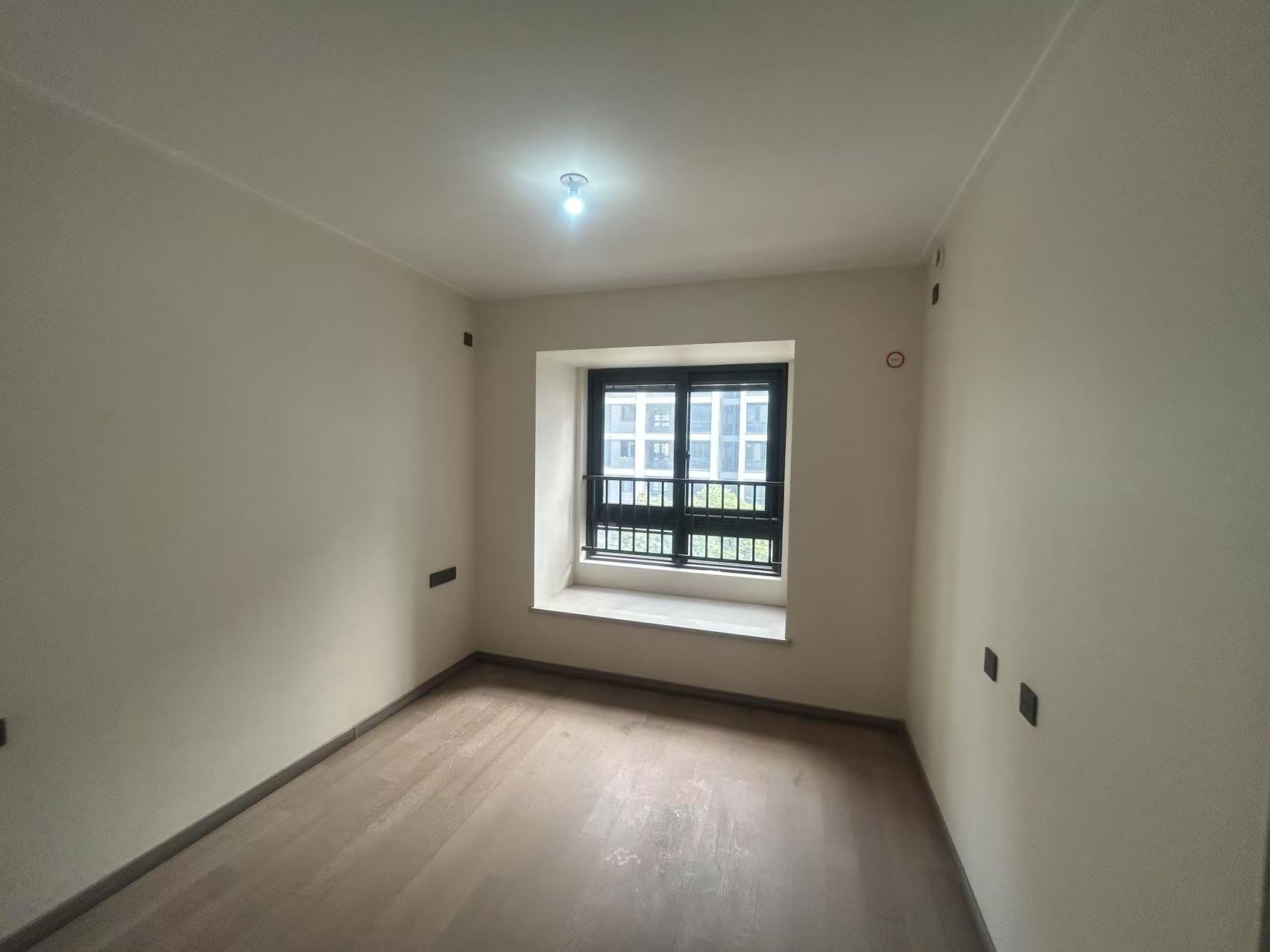 万科翡翠公园 4室2厅2卫 134.88m&sup2;