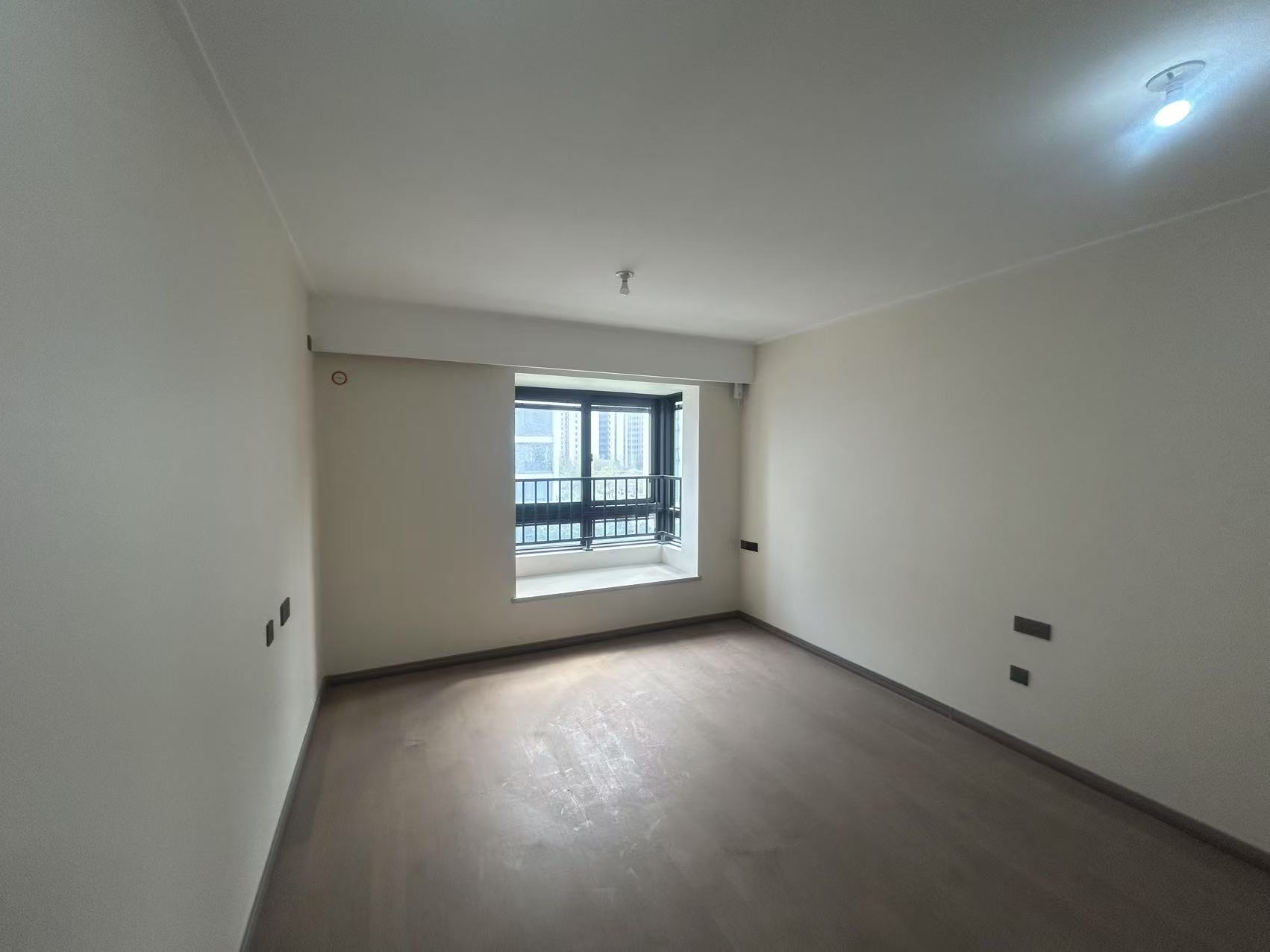 万科翡翠公园 4室2厅2卫 134.88m&sup2;