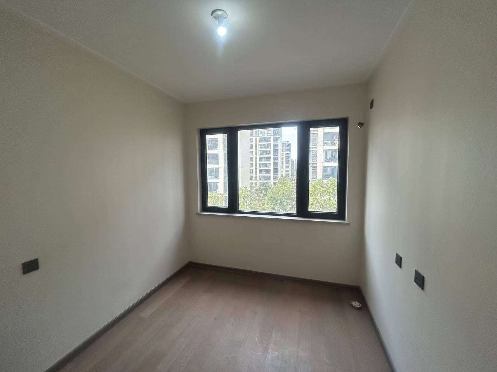 万科翡翠公园 4室2厅2卫 134.88m&sup2;