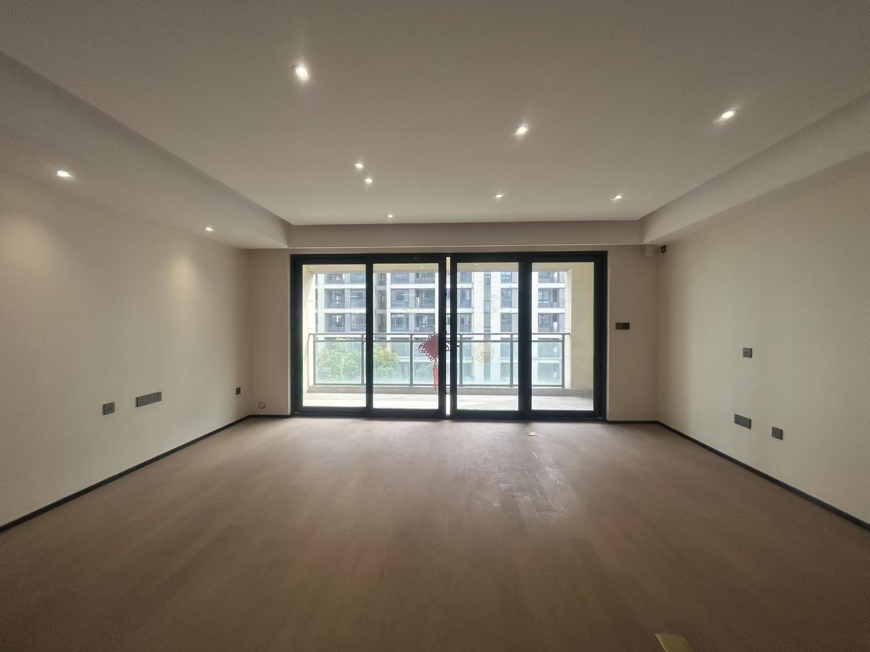 万科翡翠公园 4室2厅2卫 134.88m²