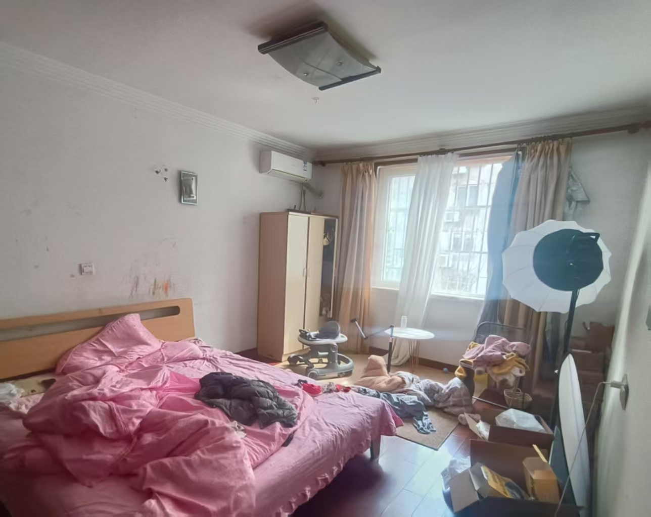 德民花苑 3室2厅2卫 125m&sup2;