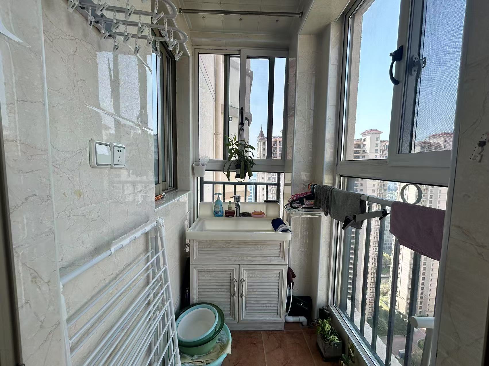 中南世纪花城三期 4室2厅2卫 141.31m&sup2;