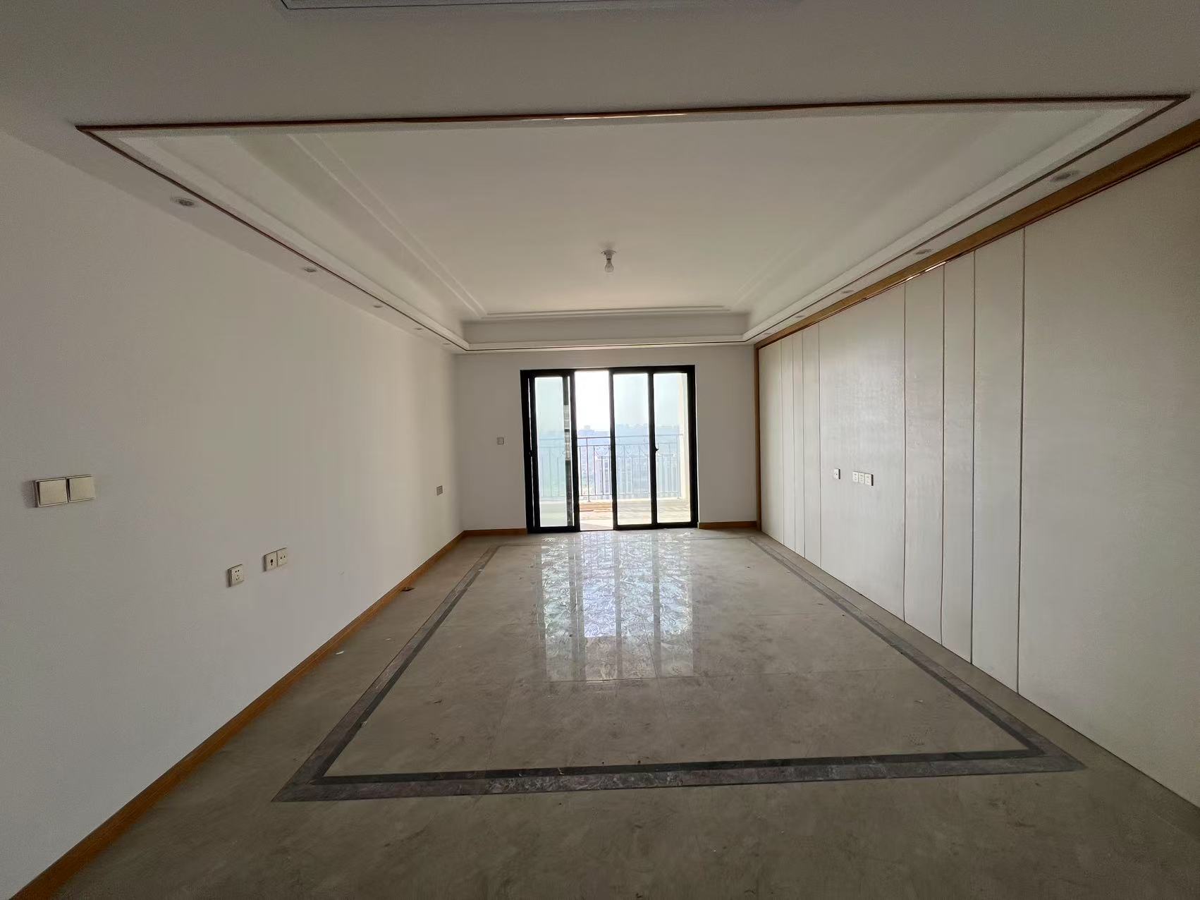 中南世纪花城三期 4室2厅2卫 177.91m²