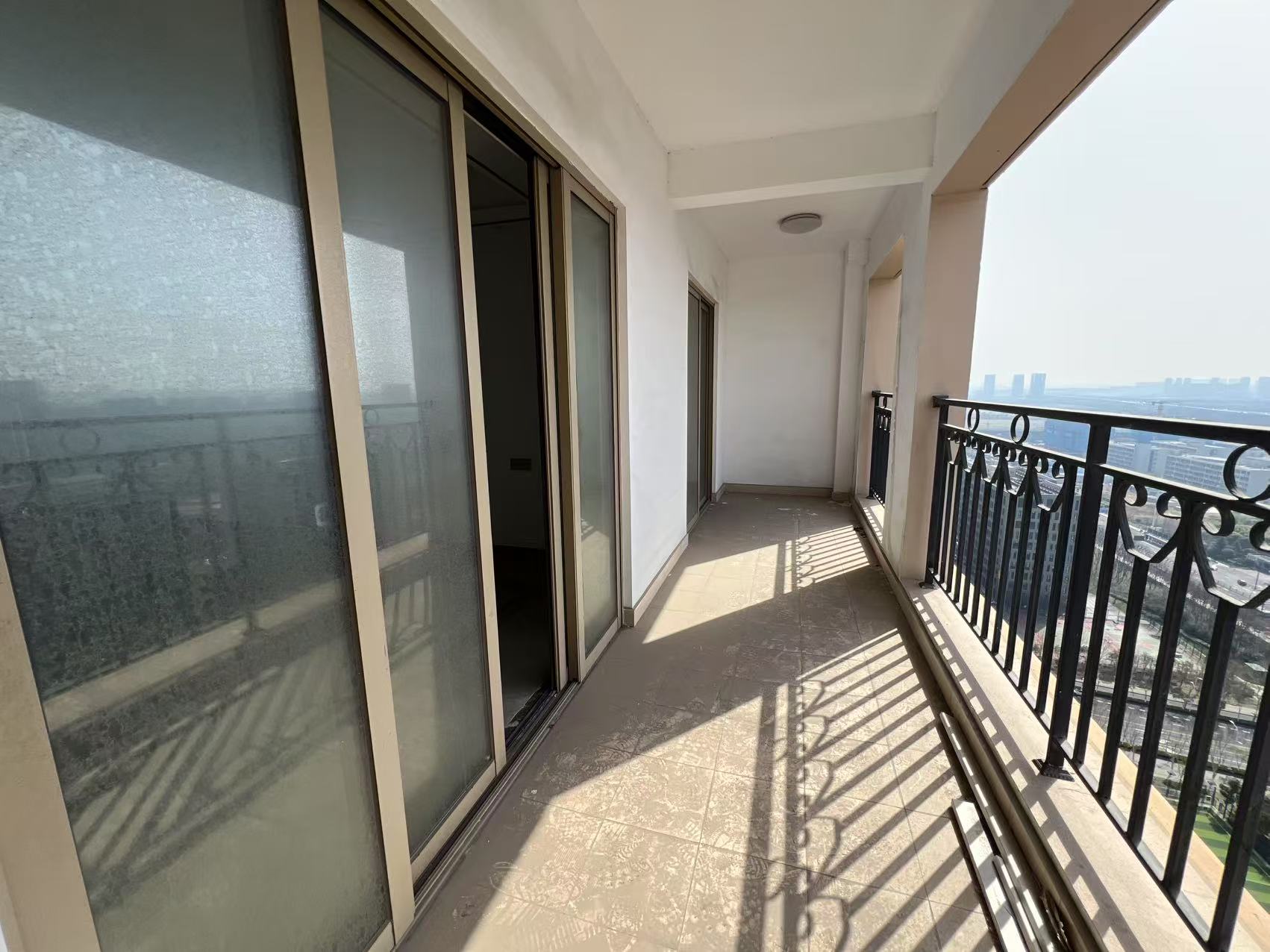 中南世纪花城三期 4室2厅2卫 177.91m²