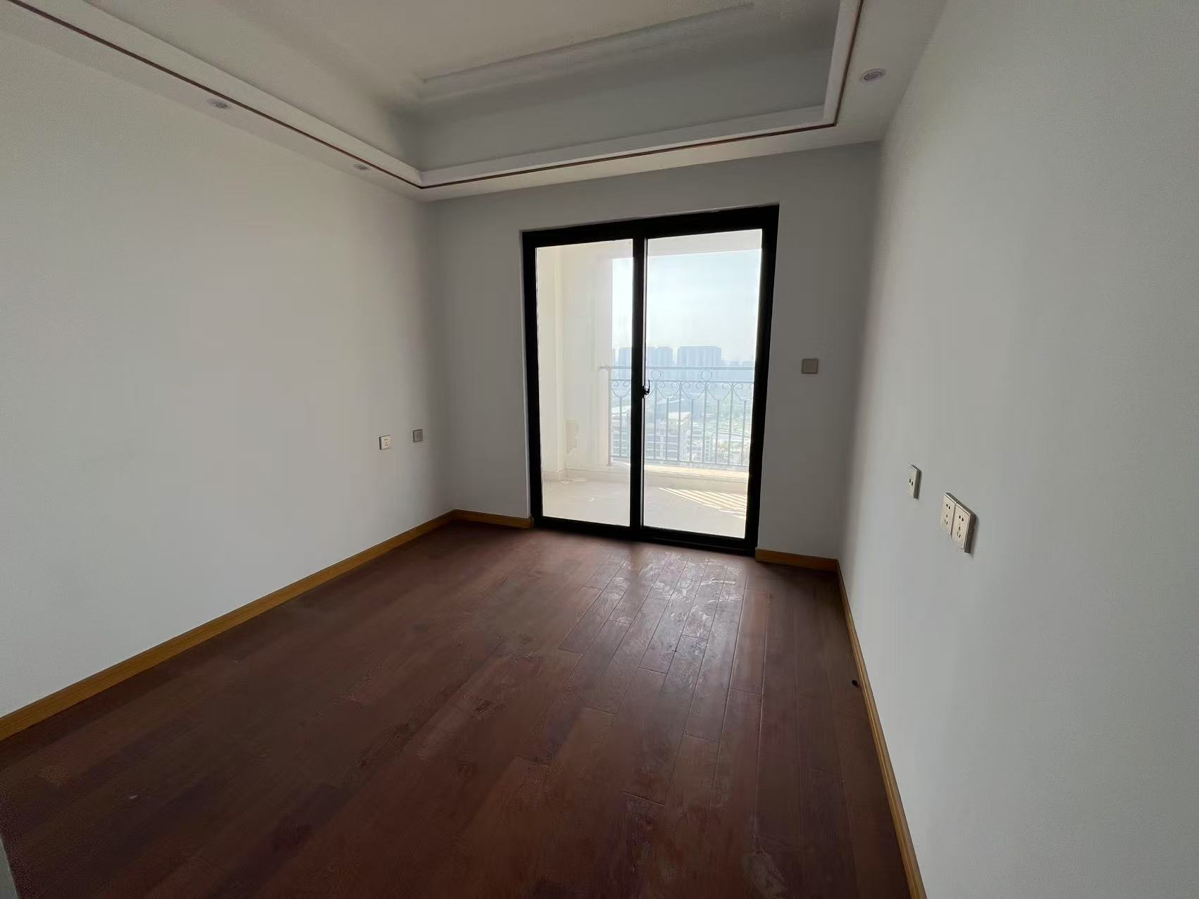 中南世纪花城三期 4室2厅2卫 177.91m²