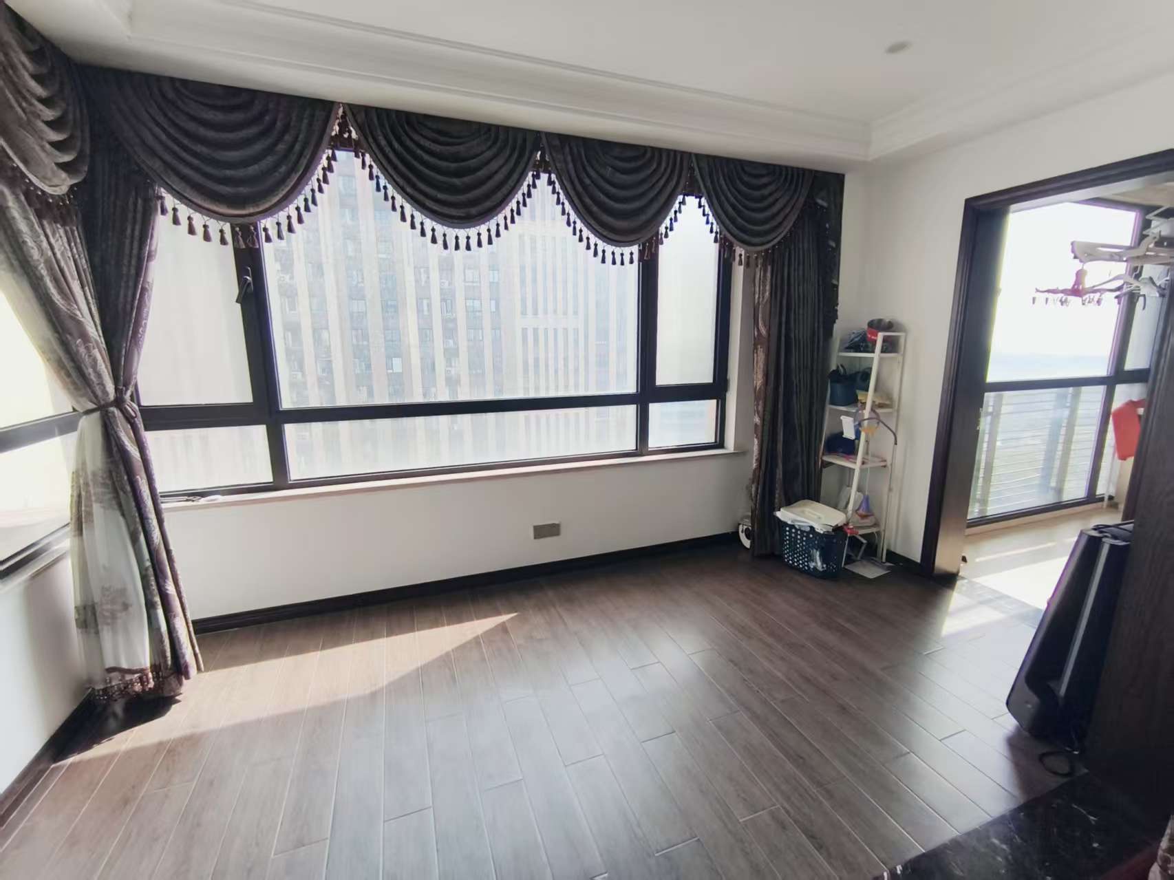 星光耀广场 3室2厅2卫 167.19m²
