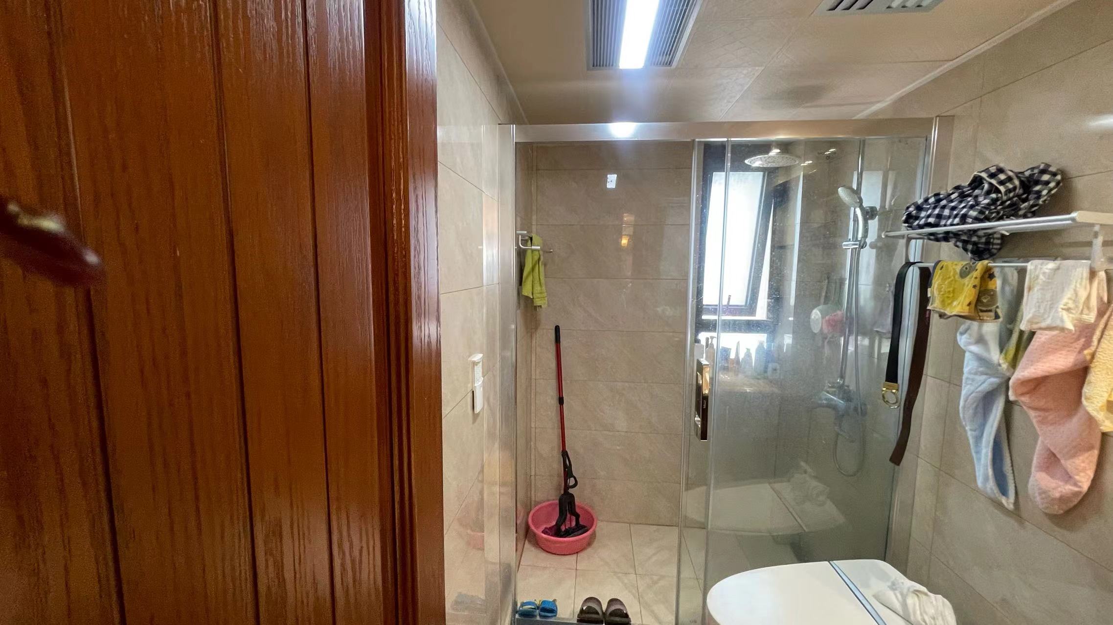 万达华府 4室2厅2卫 141m&sup2;