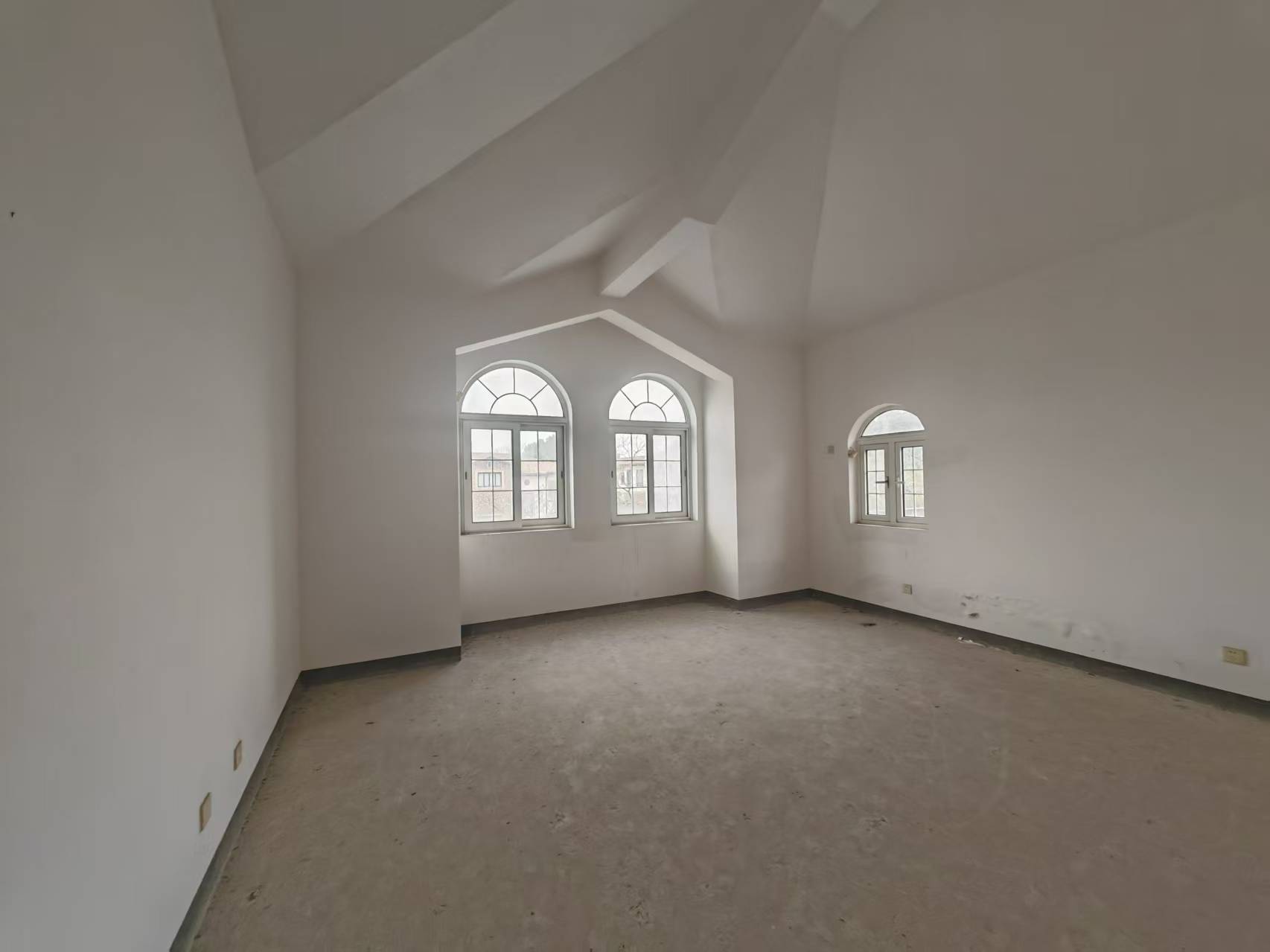 优山美地花园南区 5室2厅3卫 310.00m&sup2;