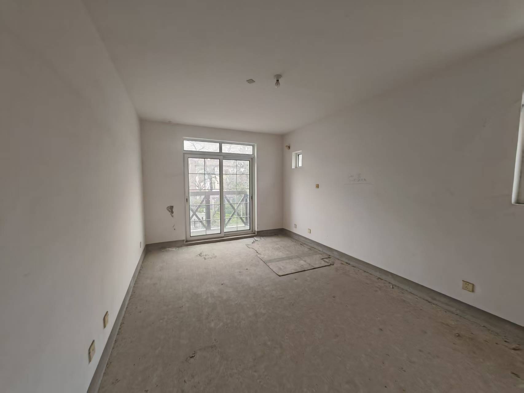 优山美地花园南区 5室2厅3卫 310.00m&sup2;