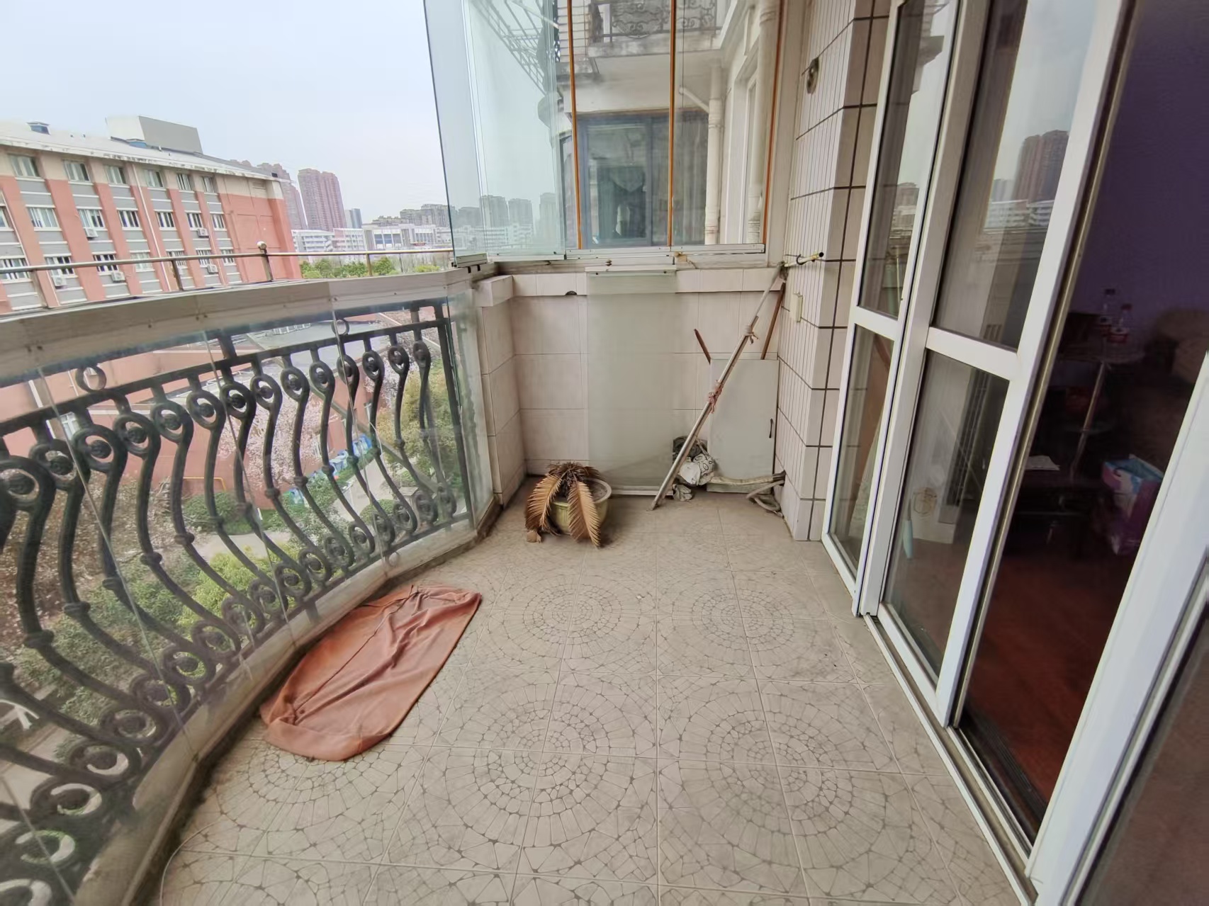朝晖花园 3室2厅2卫 122.57m&sup2;