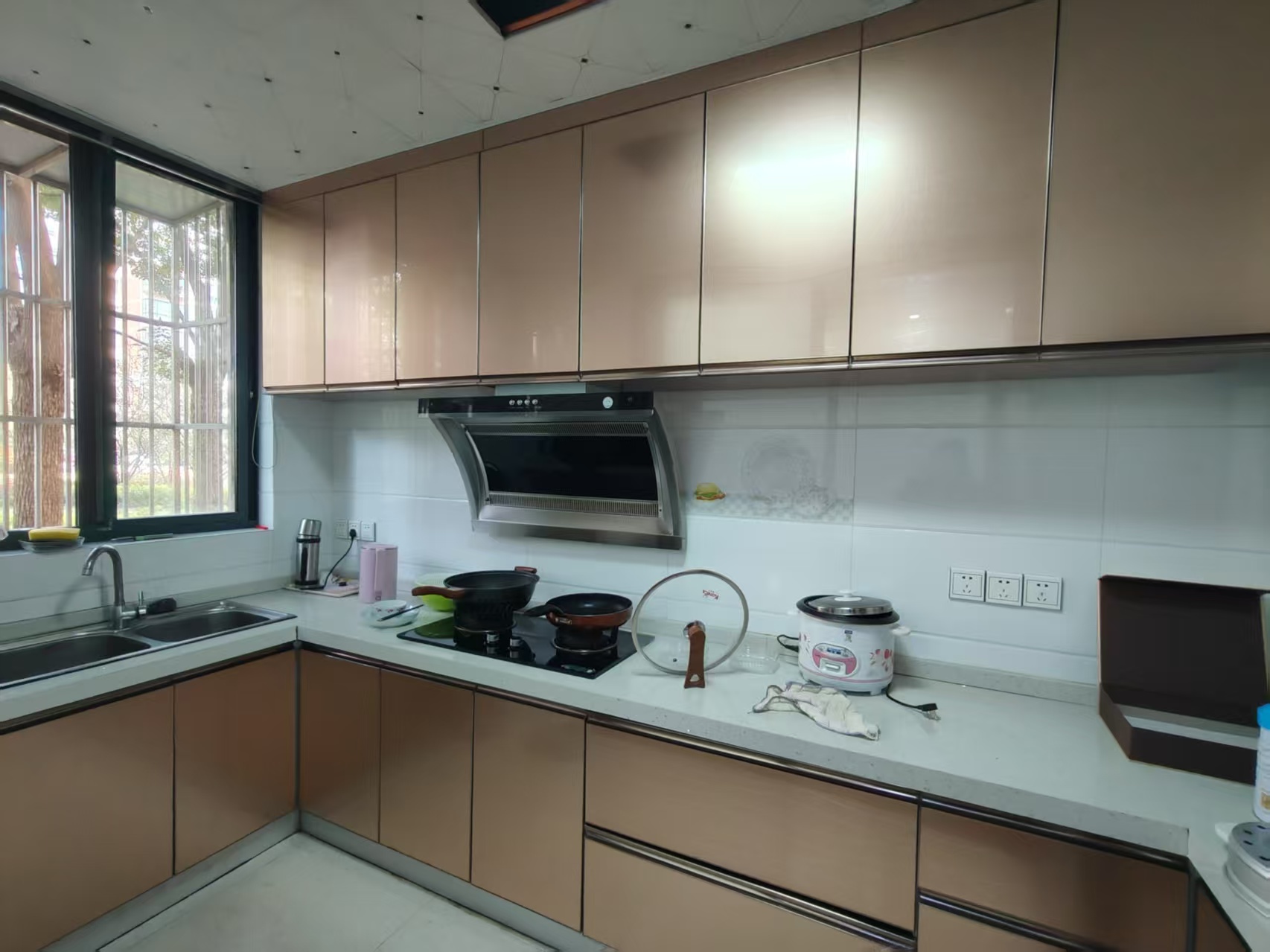水榭花都 3室2厅2卫 150m&sup2;