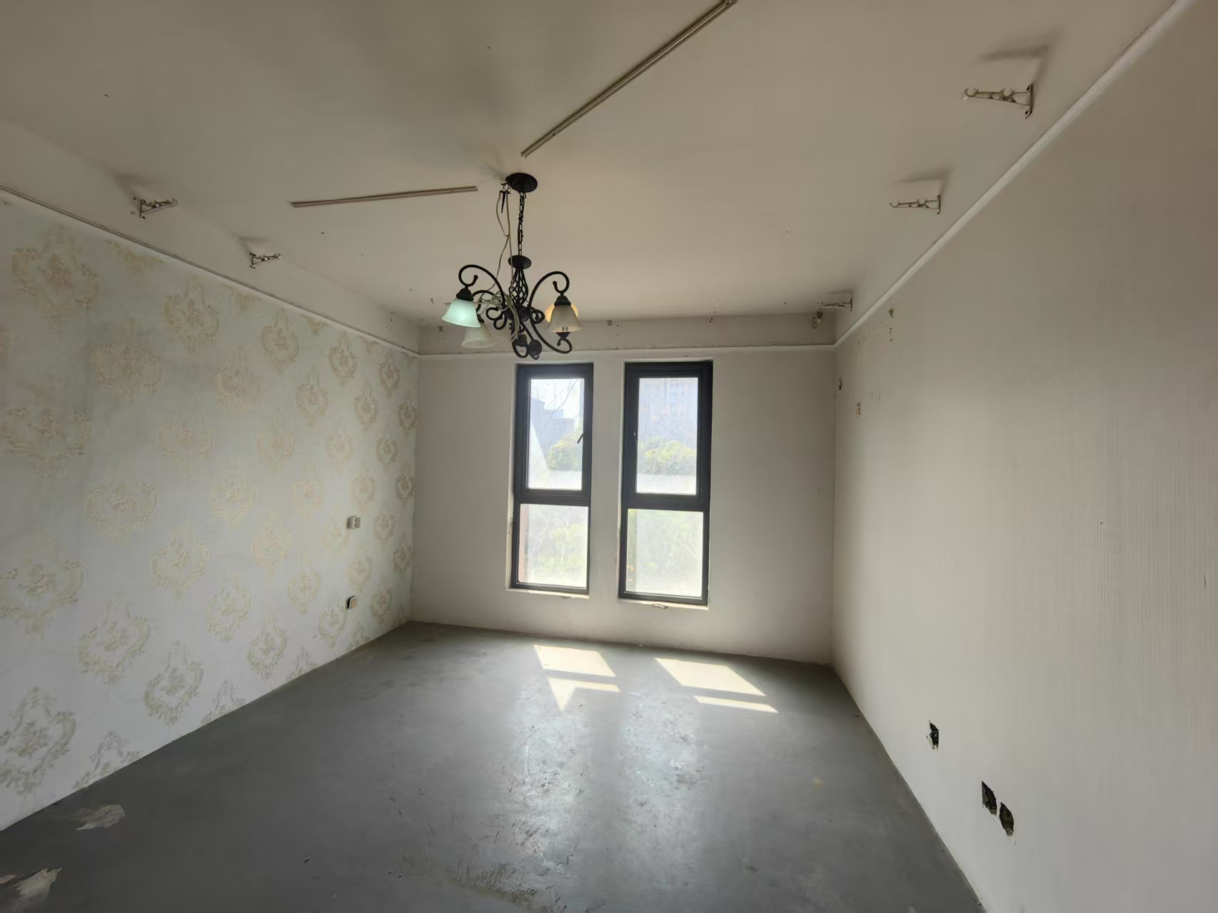 中港城世家 4室2厅2卫 189m&sup2;