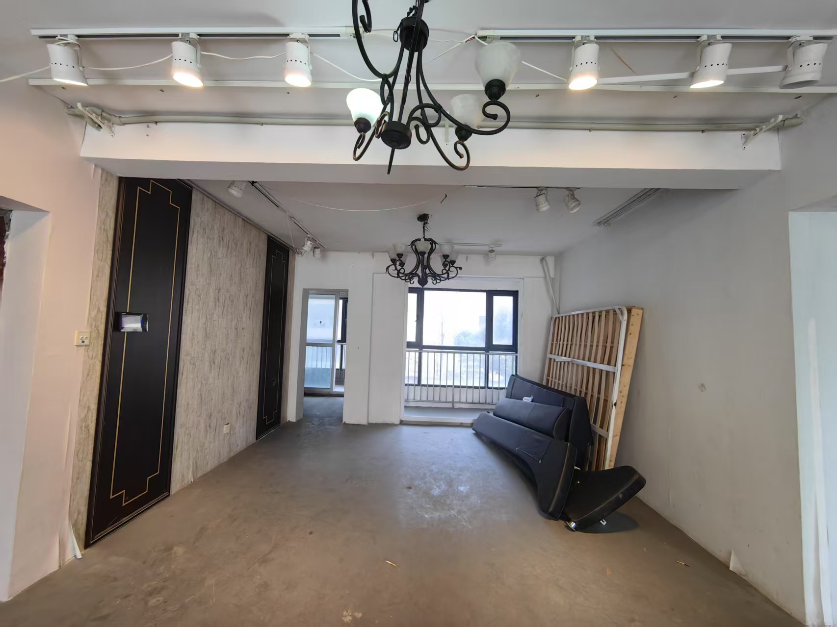 中港城世家 4室2厅2卫 189m&sup2;
