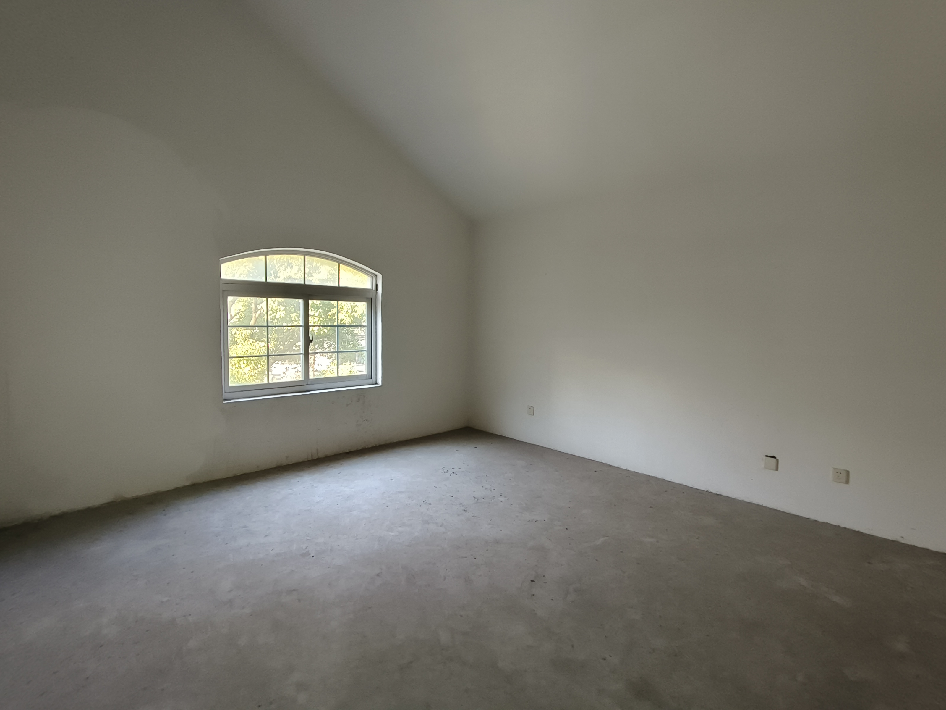 东郊庄园 5室2厅3卫 417m²