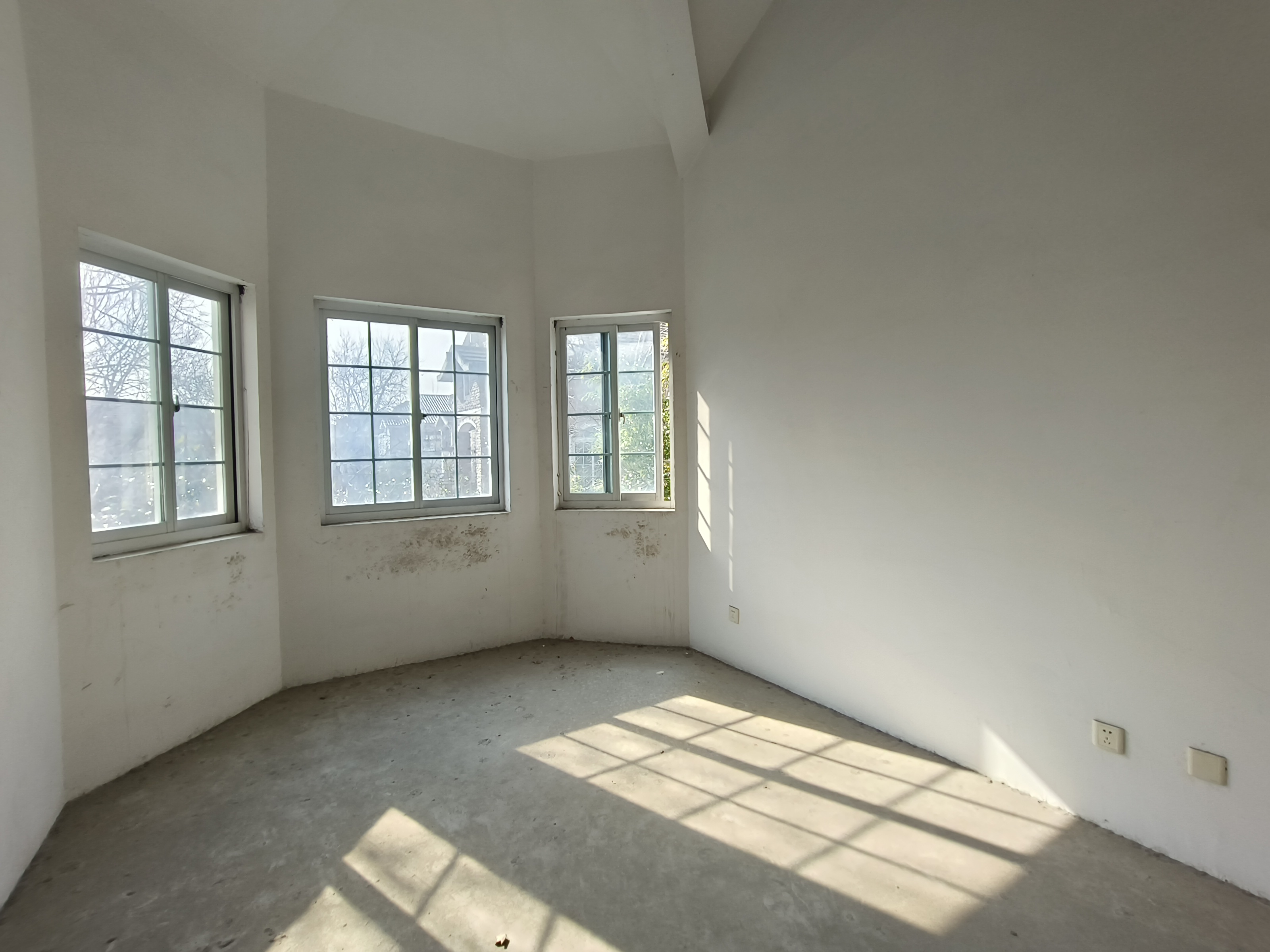 东郊庄园 5室2厅3卫 417m²