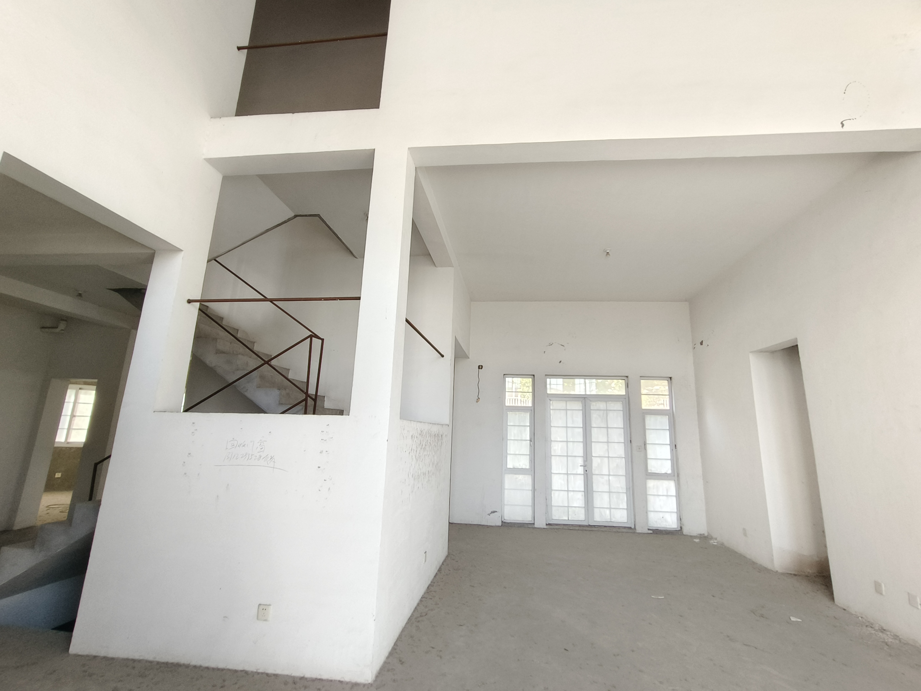 东郊庄园 5室2厅3卫 417m²
