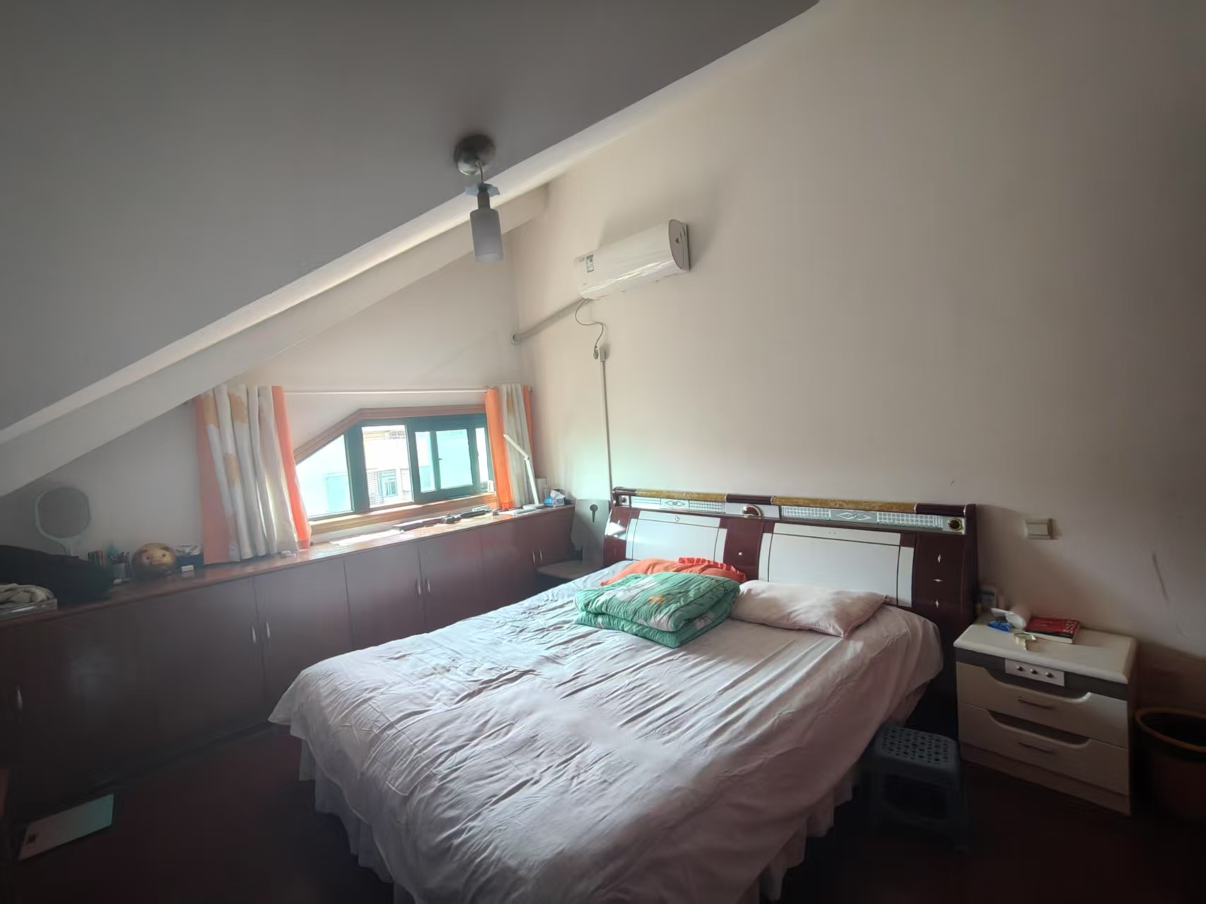 江海皇都私家花园 4室2厅2卫 92m&sup2;