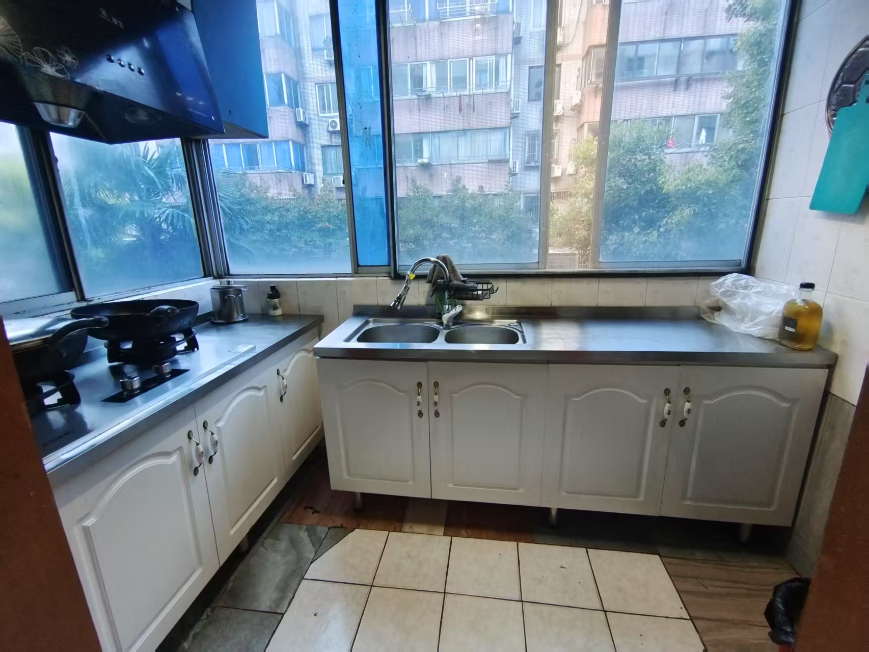 华侨花苑 3室1厅2卫 125.00m&sup2;