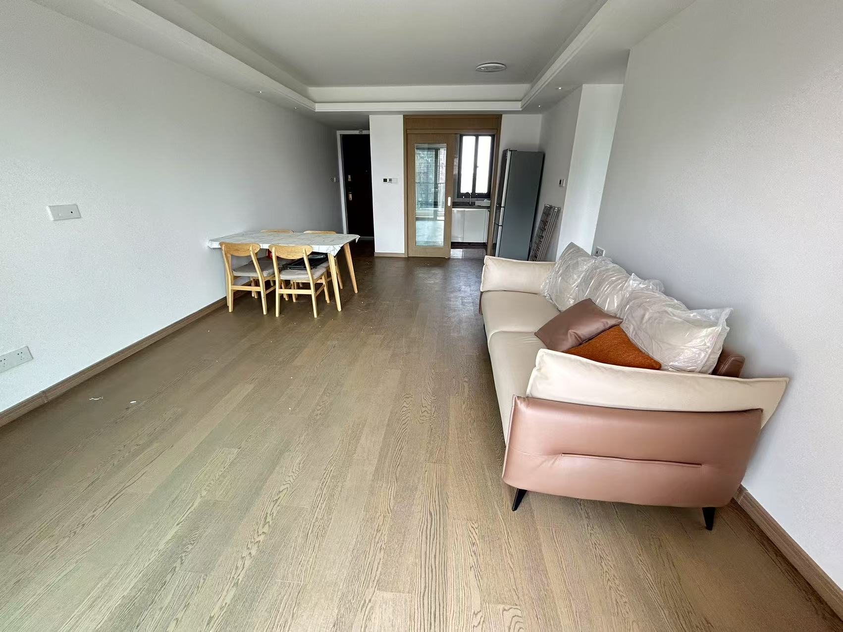 海纳春江 3室2厅1卫 116m&sup2;