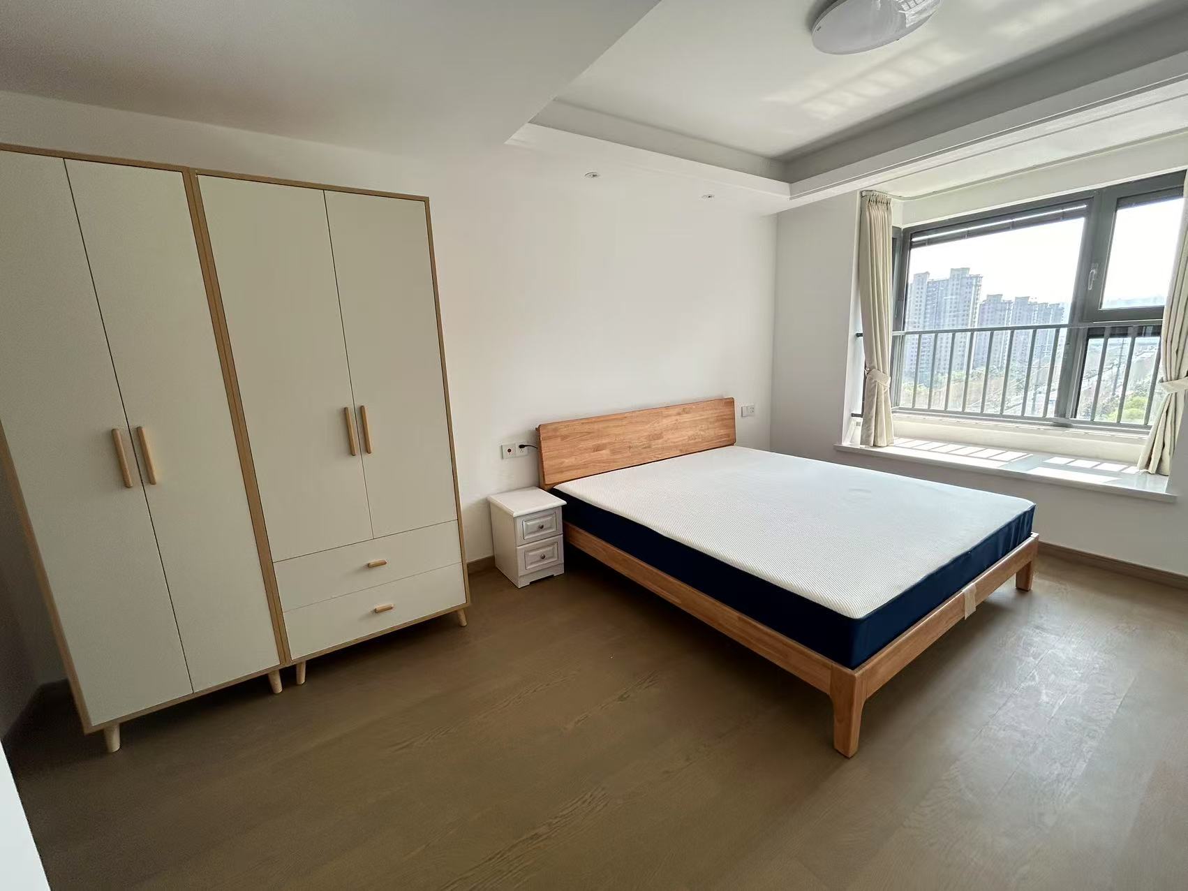 海纳春江 3室2厅1卫 116m&sup2;