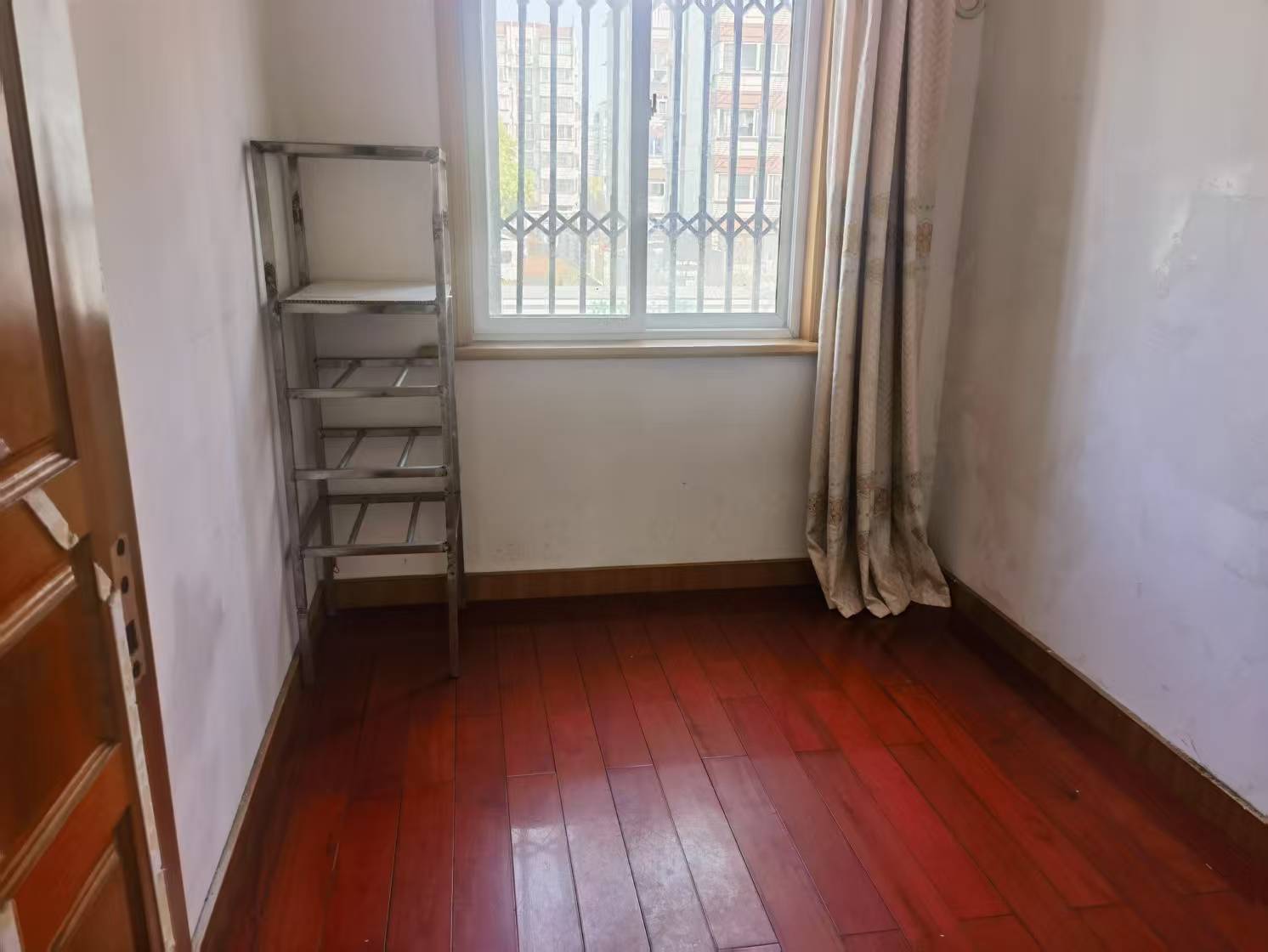 光明东村二期 3室1厅1卫 75m&sup2;