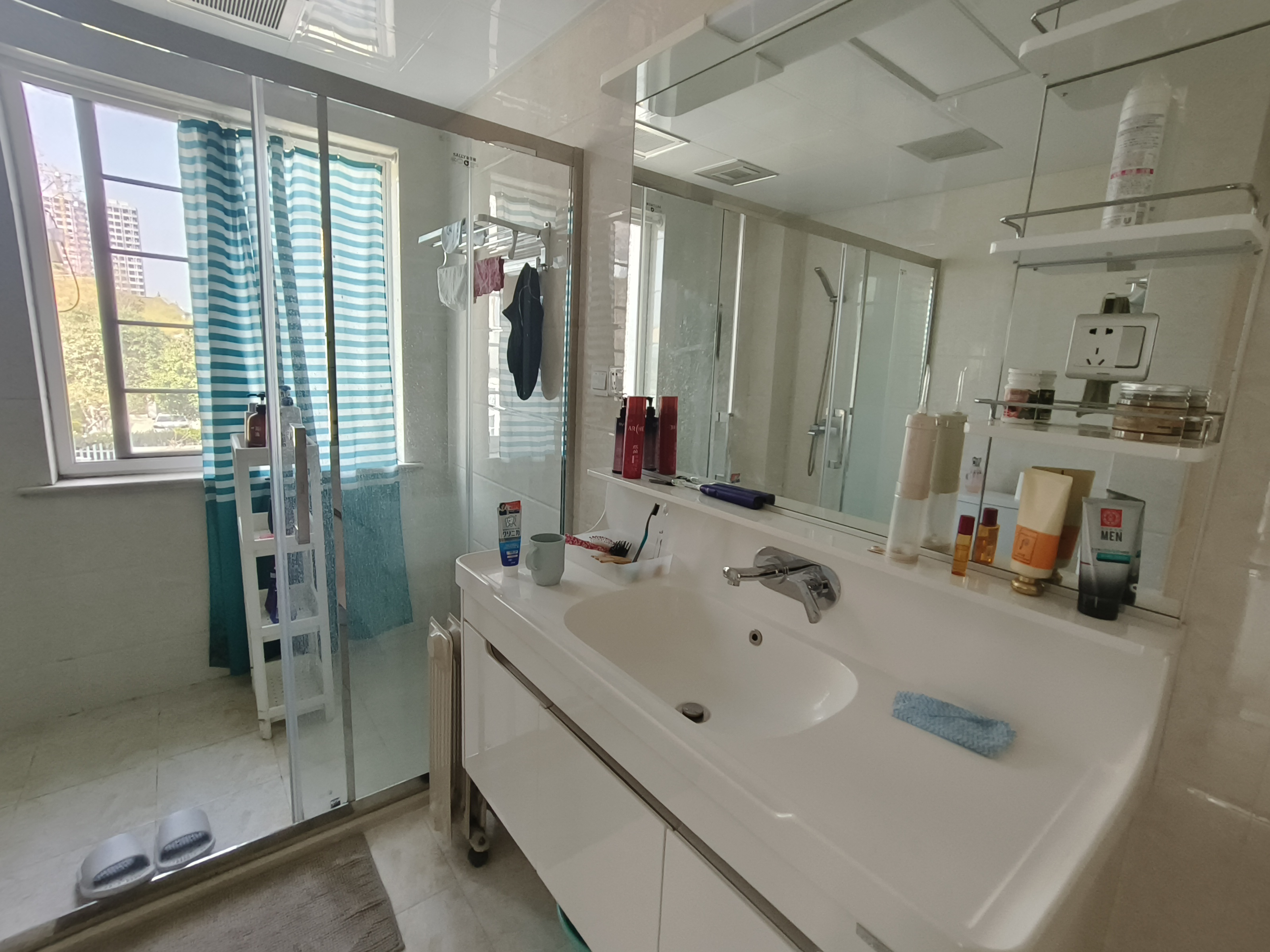 东郊庄园 5室2厅3卫 285m²
