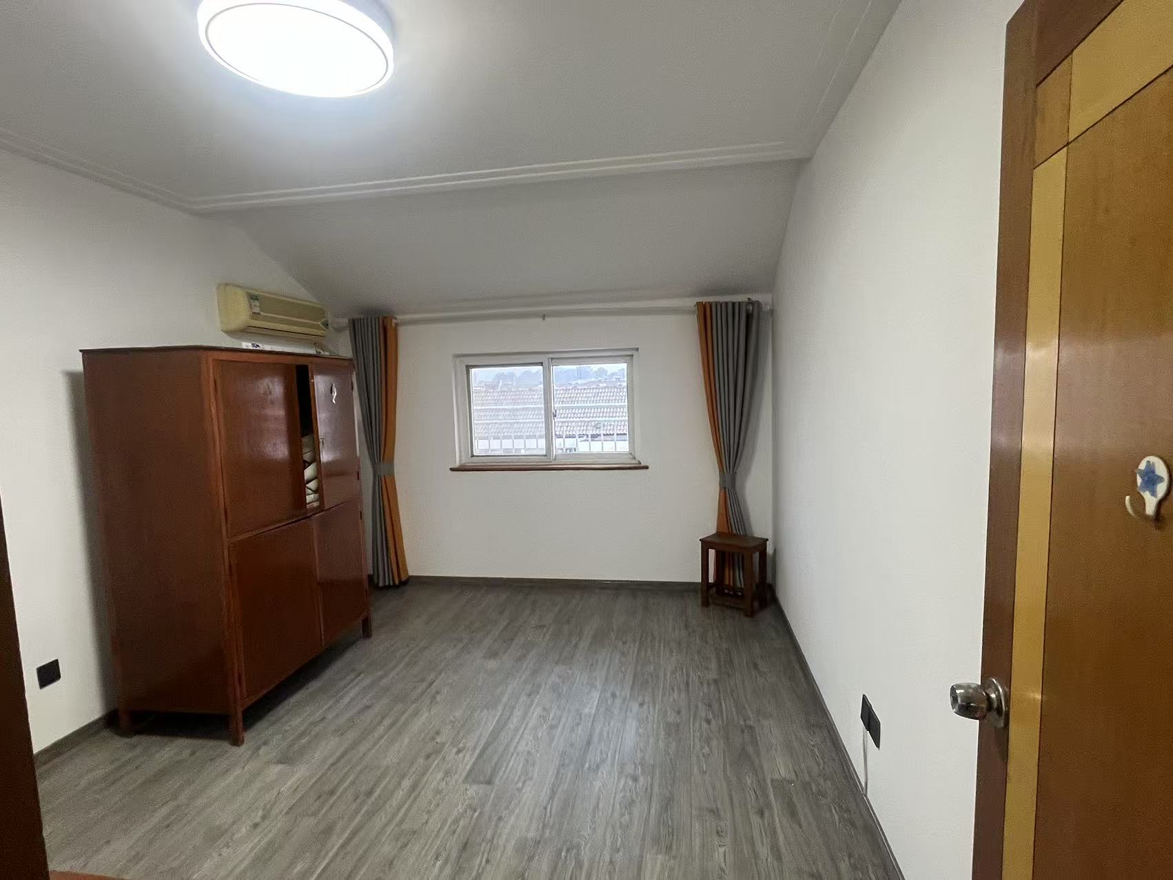 瑞丰花园 5室1厅2卫 164.31m&sup2;