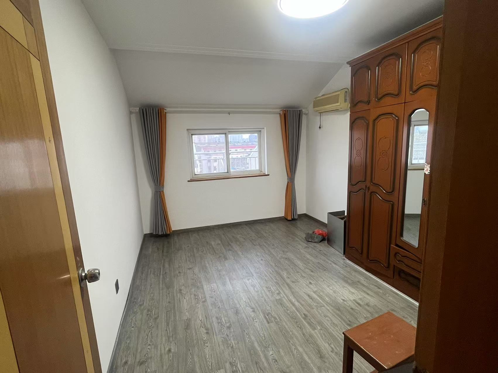 瑞丰花园 5室1厅2卫 164.31m&sup2;