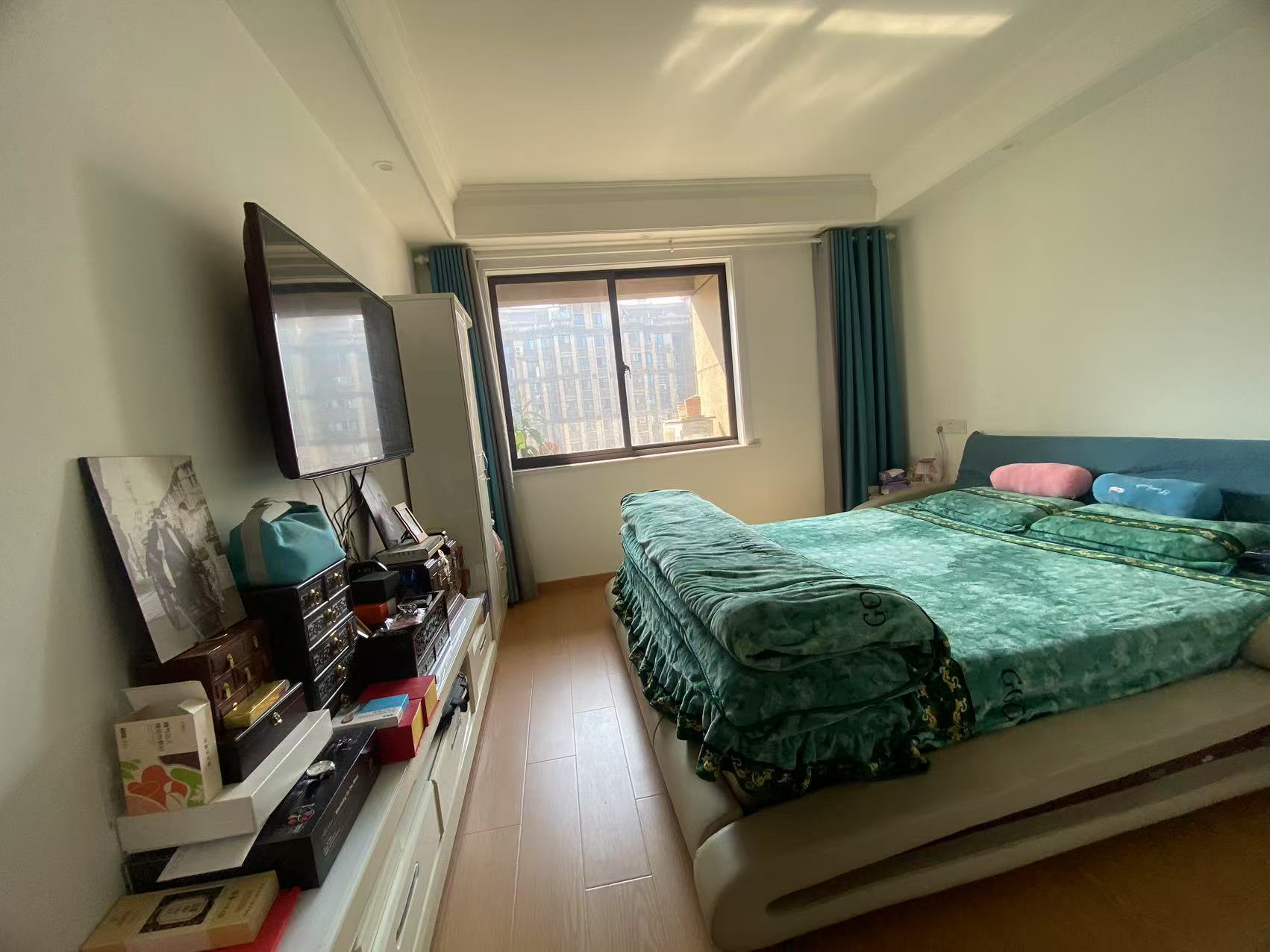 外滩花苑 3室2厅1卫 125.61m²
