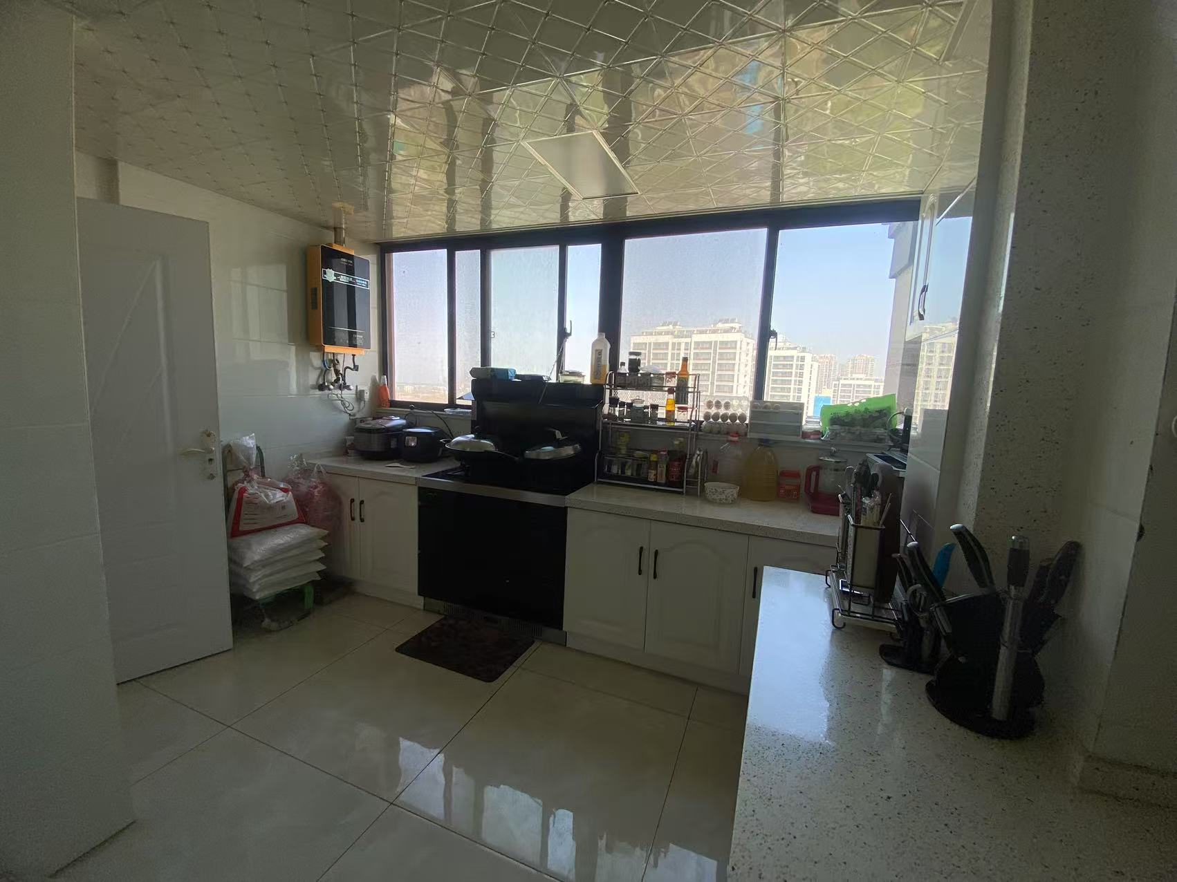 外滩花苑 3室2厅1卫 125.61m²