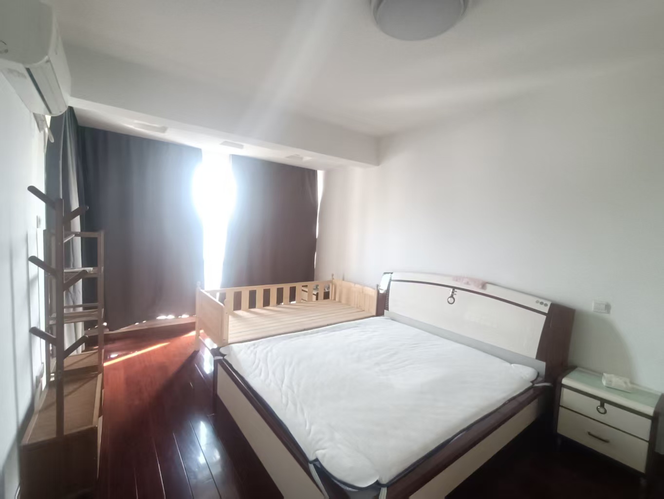 南方公寓 3室2厅2卫 143m&sup2;