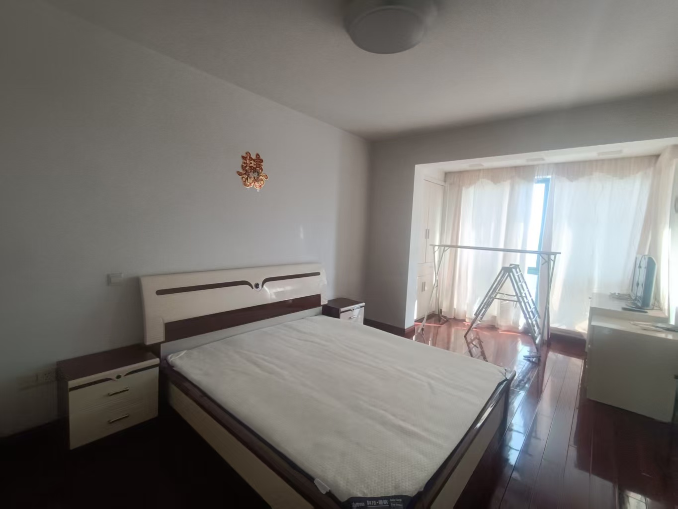 南方公寓 3室2厅2卫 143m&sup2;