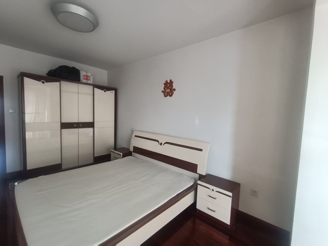 南方公寓 3室2厅2卫 143m&sup2;