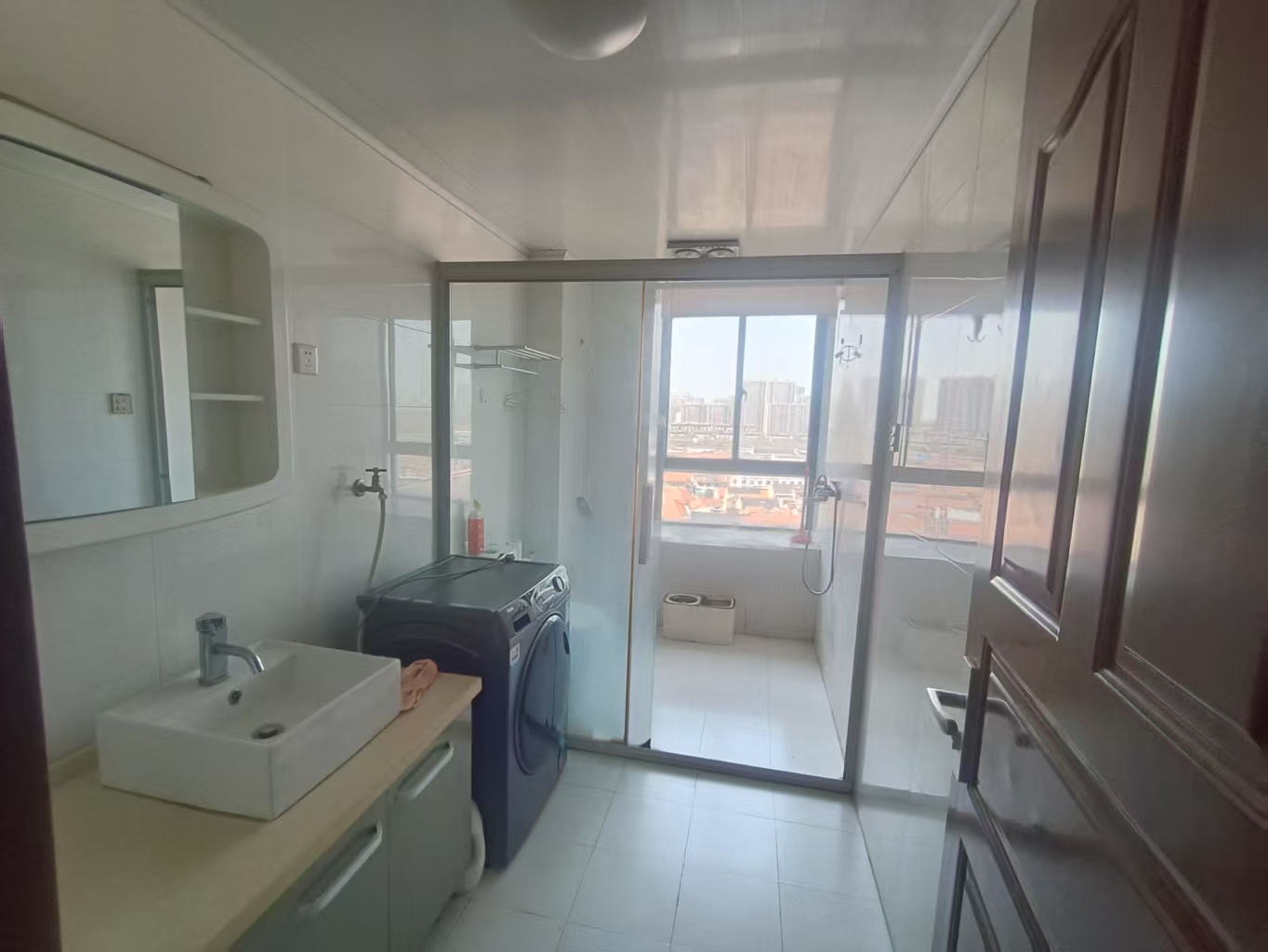南方公寓 3室2厅2卫 143m&sup2;