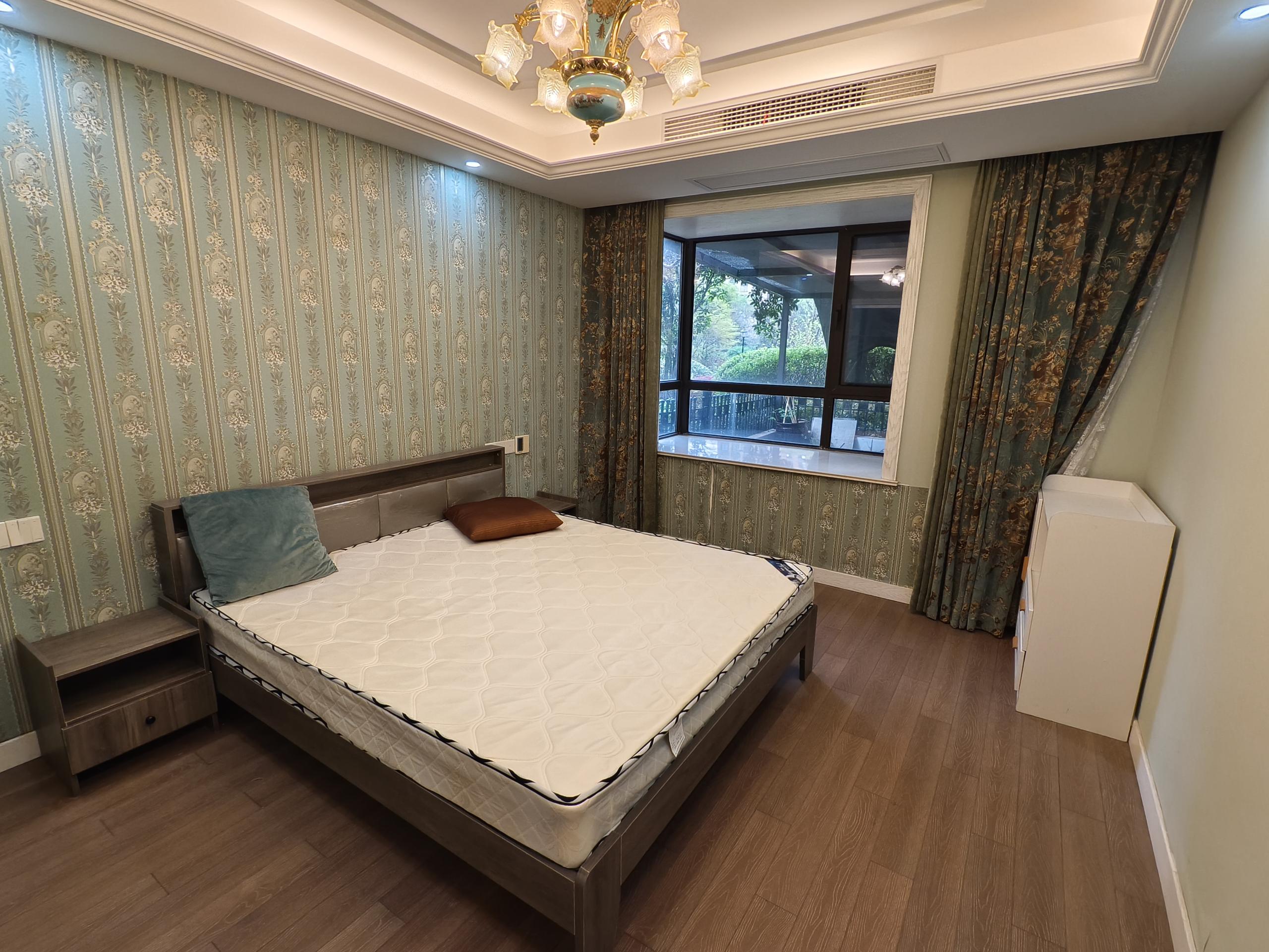 华强城一期 3室2厅1卫 133.92m&sup2;