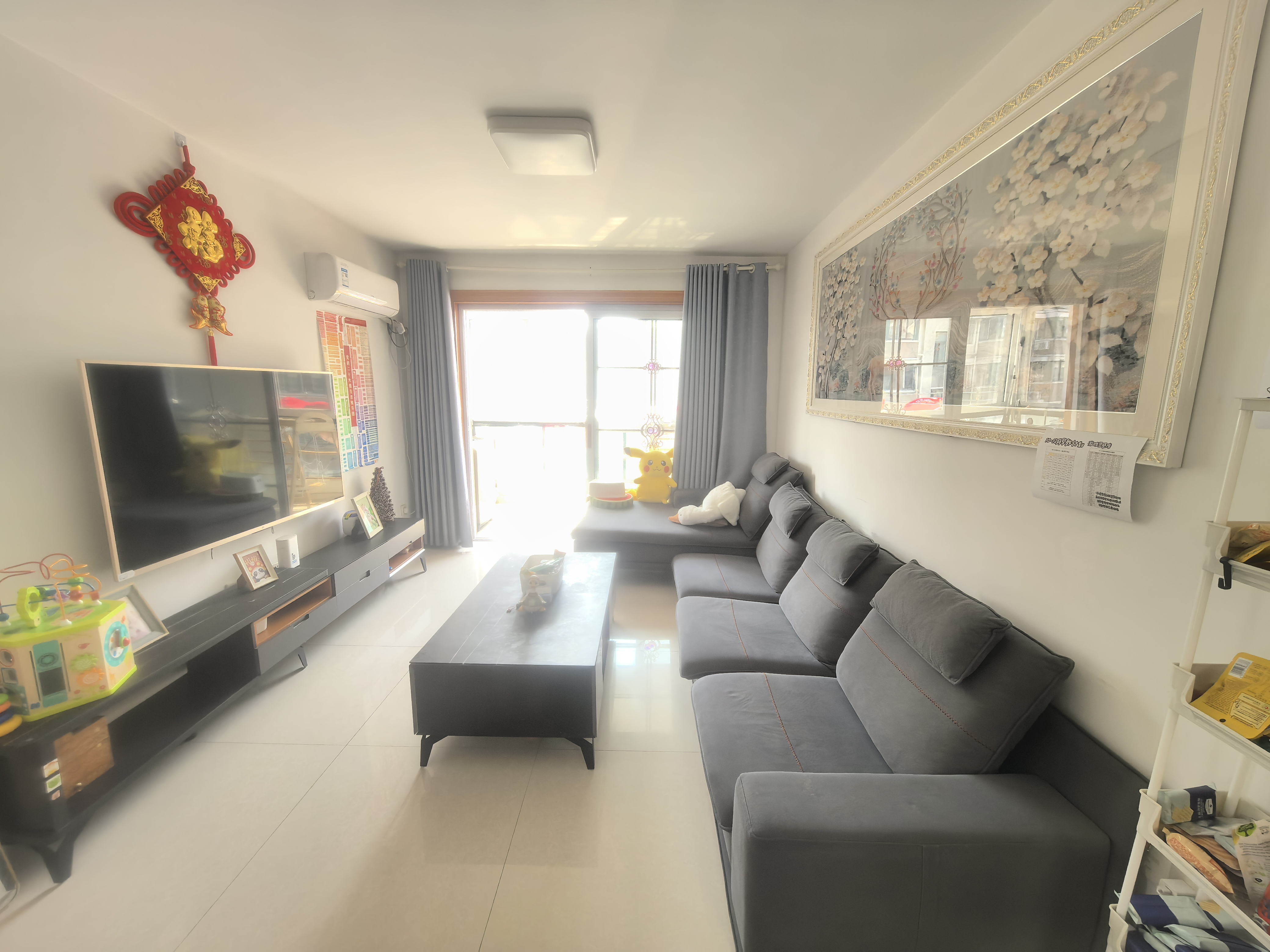 春天花园 3室2厅1卫 127.98m²