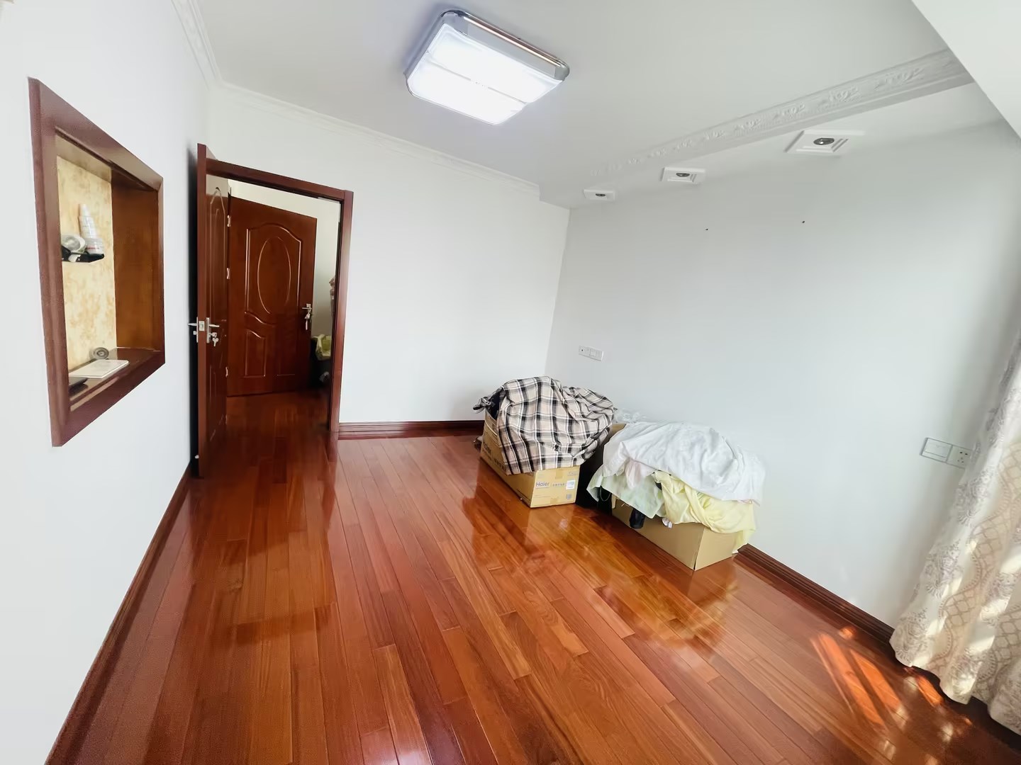 万通城 3室2厅1卫 102m&sup2;