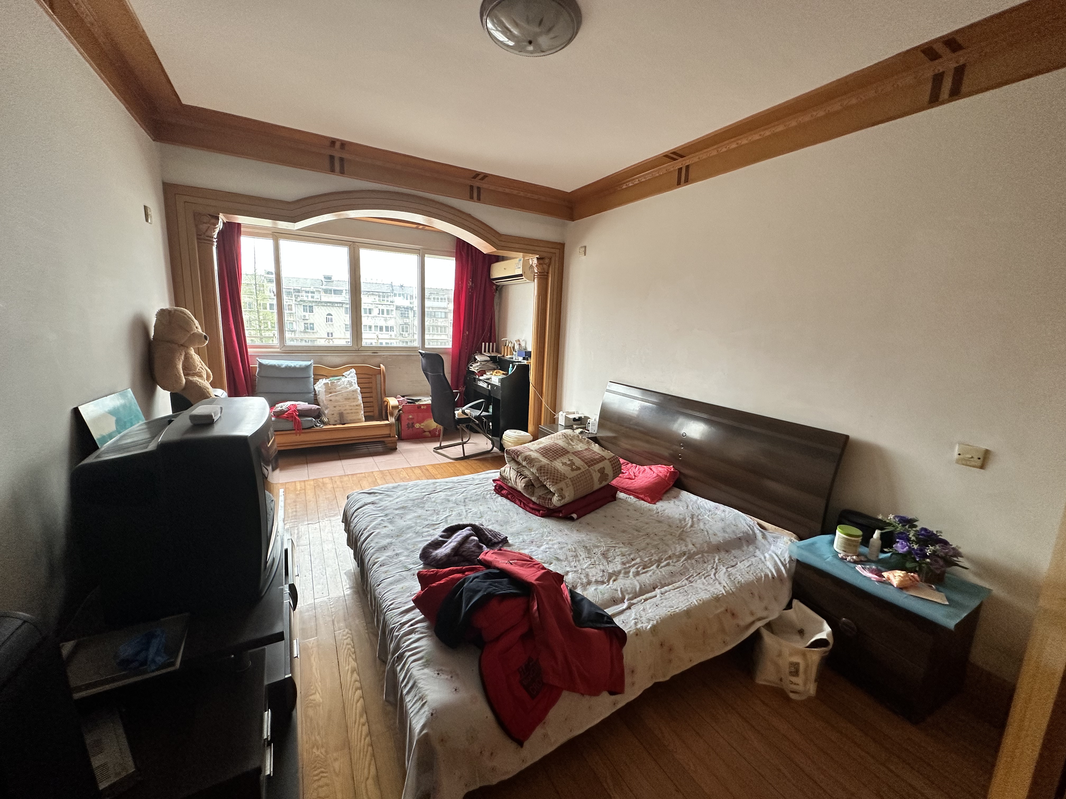 和兴花苑 5室2厅2卫 150m&sup2;