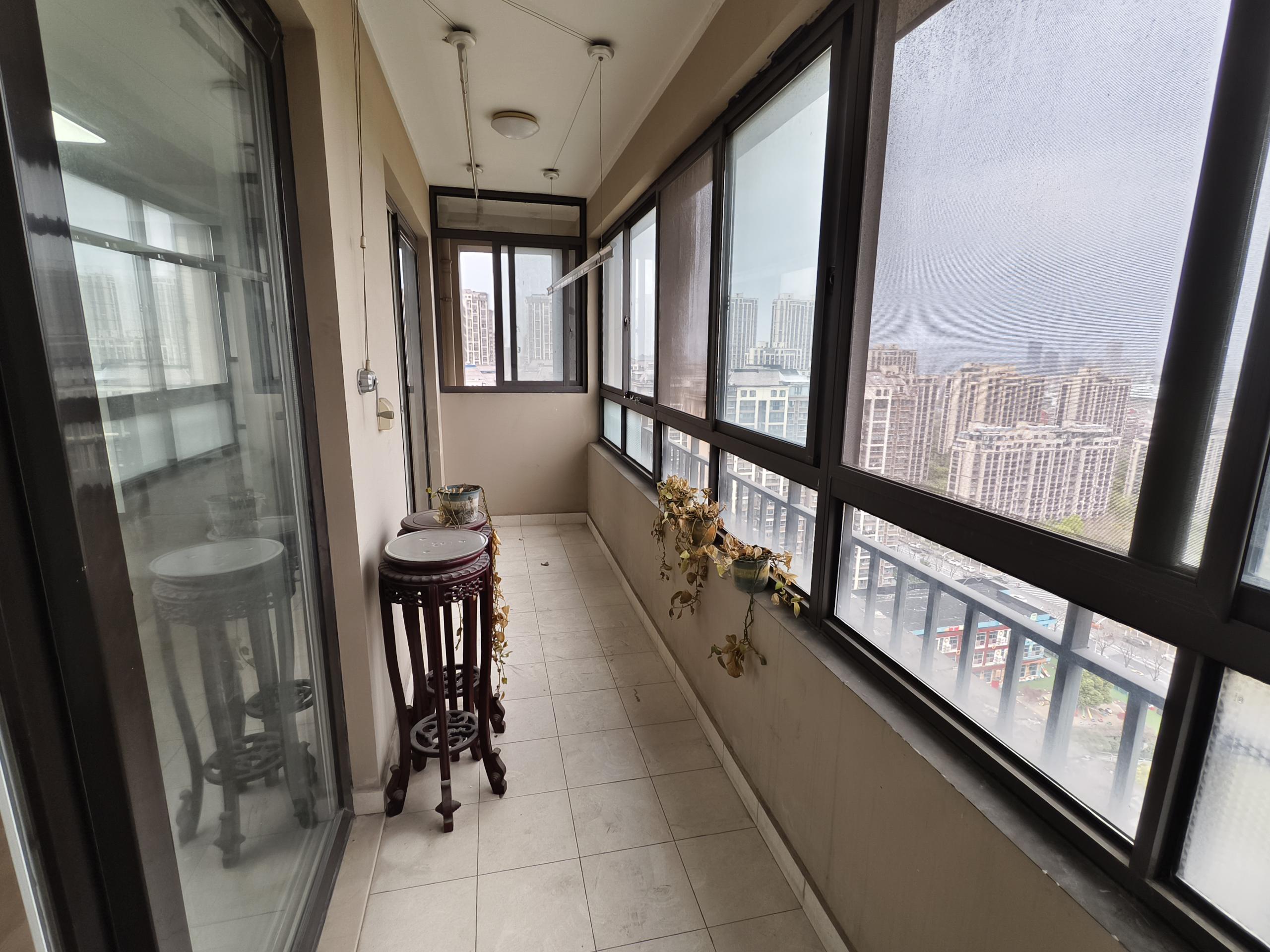 万科金域蓝湾 3室2厅2卫 138.00m²