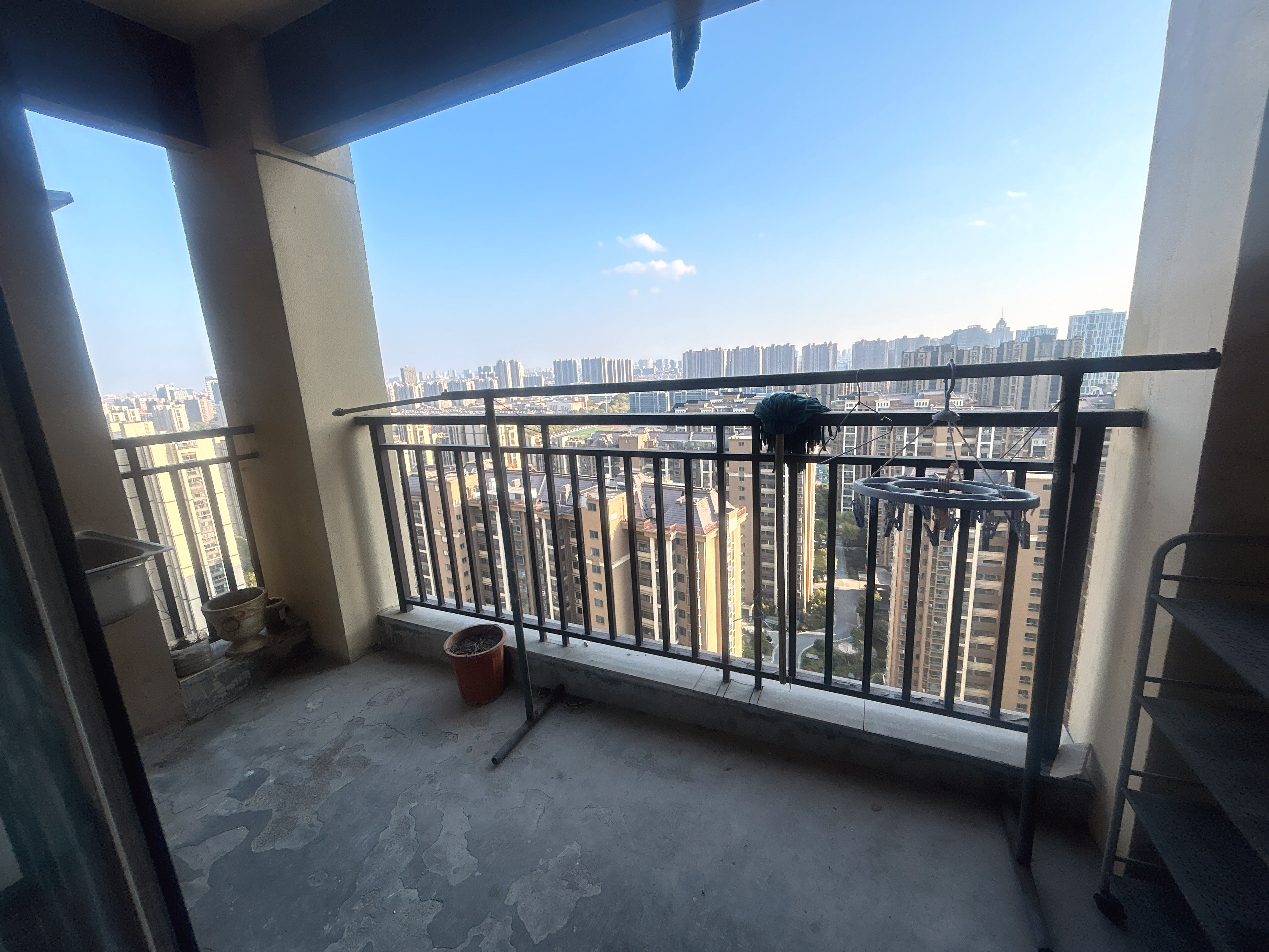 尚海城 3室厅卫 121m&sup2;