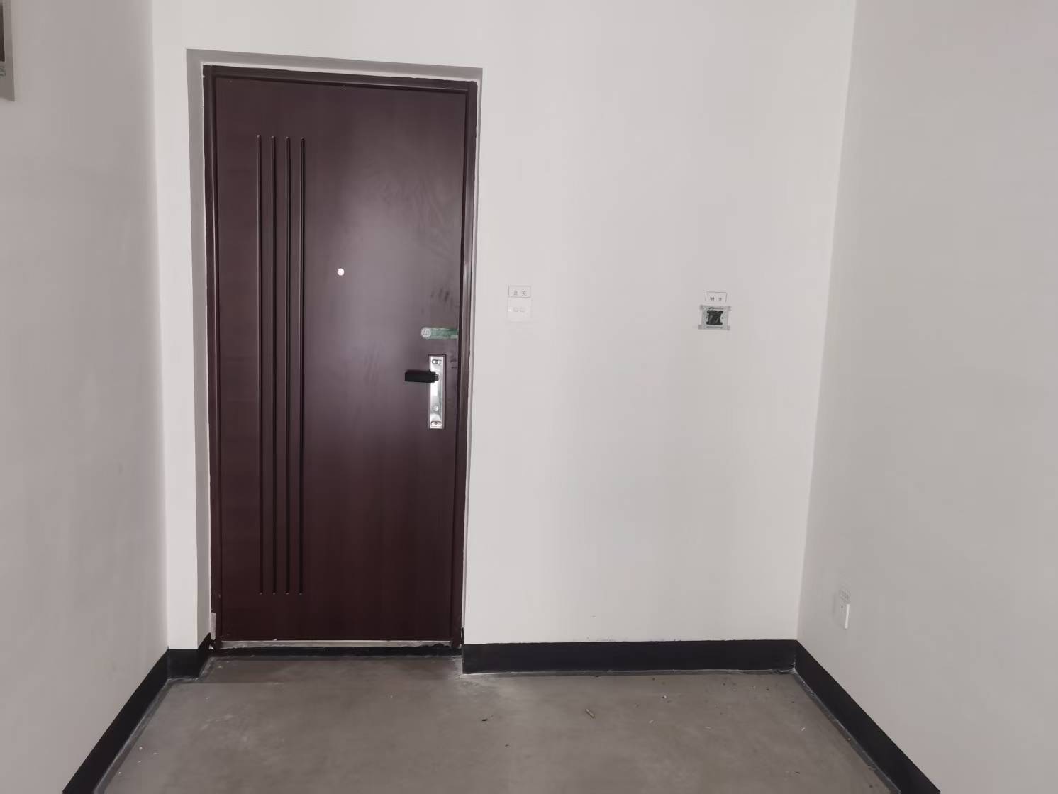 世茂新界 3室2厅1卫 90m²
