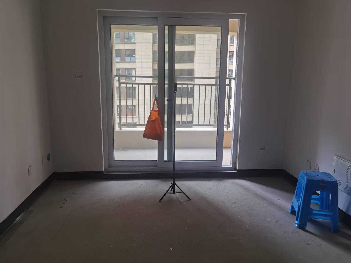 世茂新界 3室2厅1卫 92.35m&sup2;