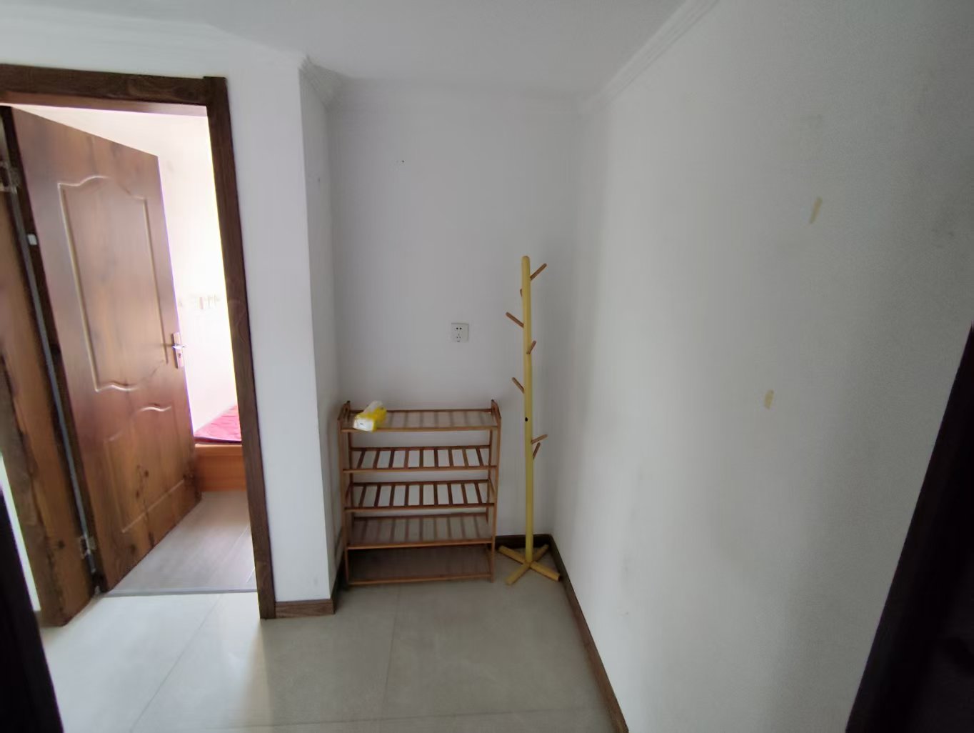 唐人公寓 3室1厅1卫 82m²