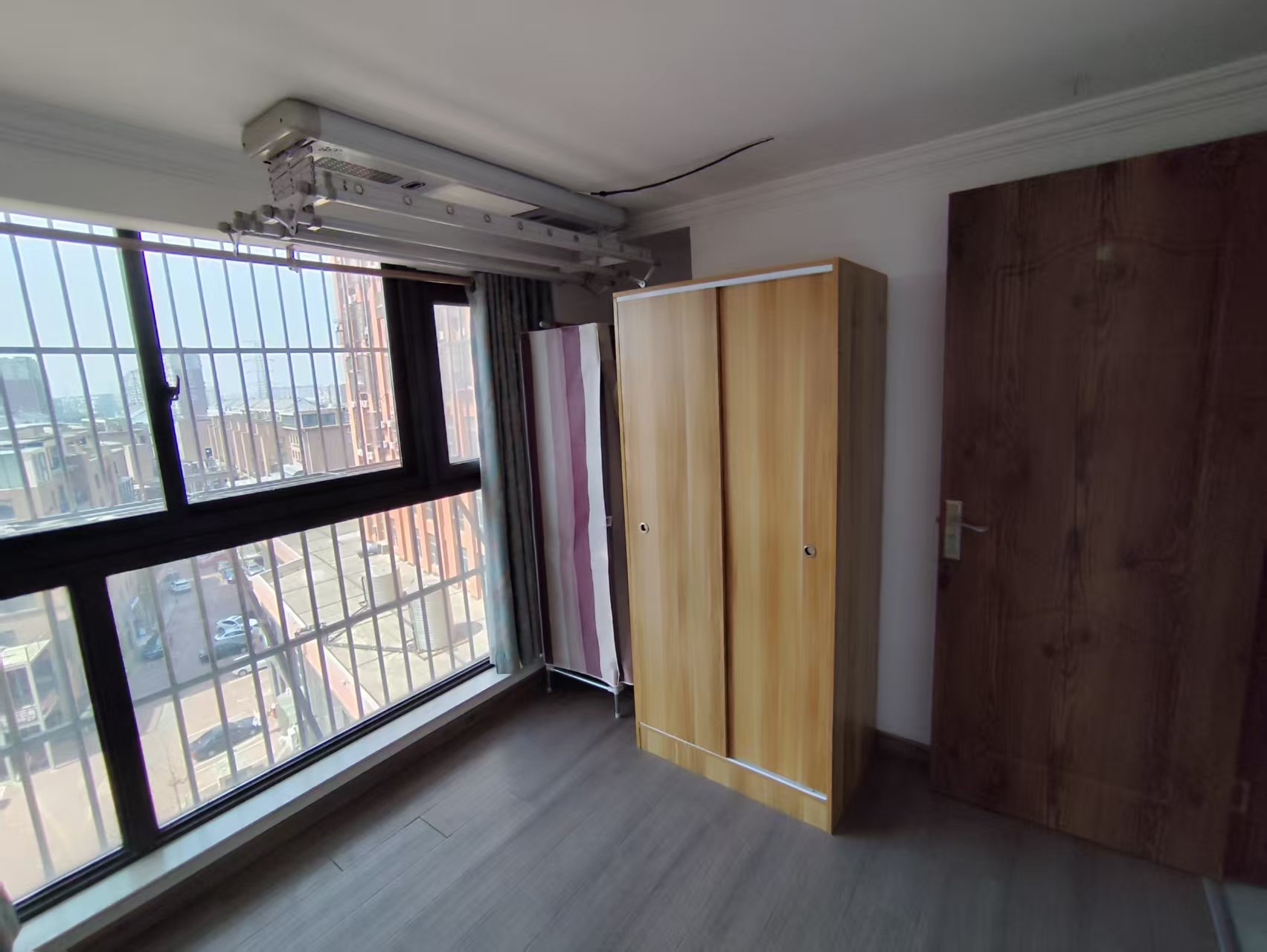 唐人公寓 3室1厅1卫 82m²