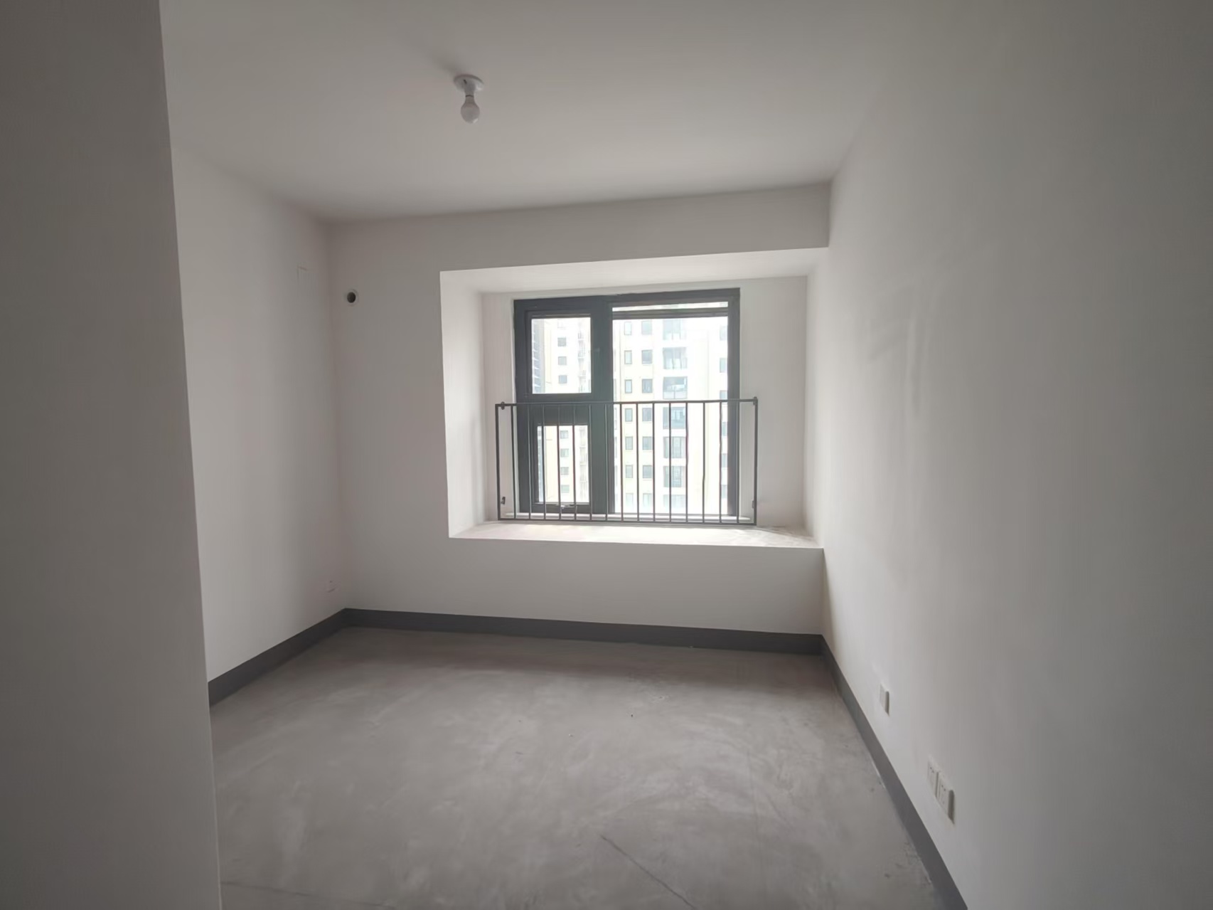 招商新城雍景湾 4室2厅2卫 139m²