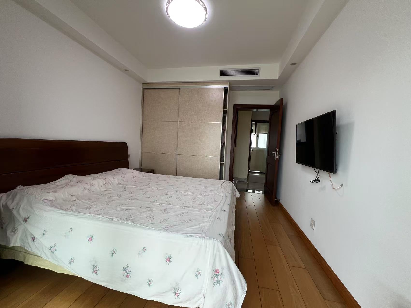 天安花园 4室2厅2卫 165m&sup2;