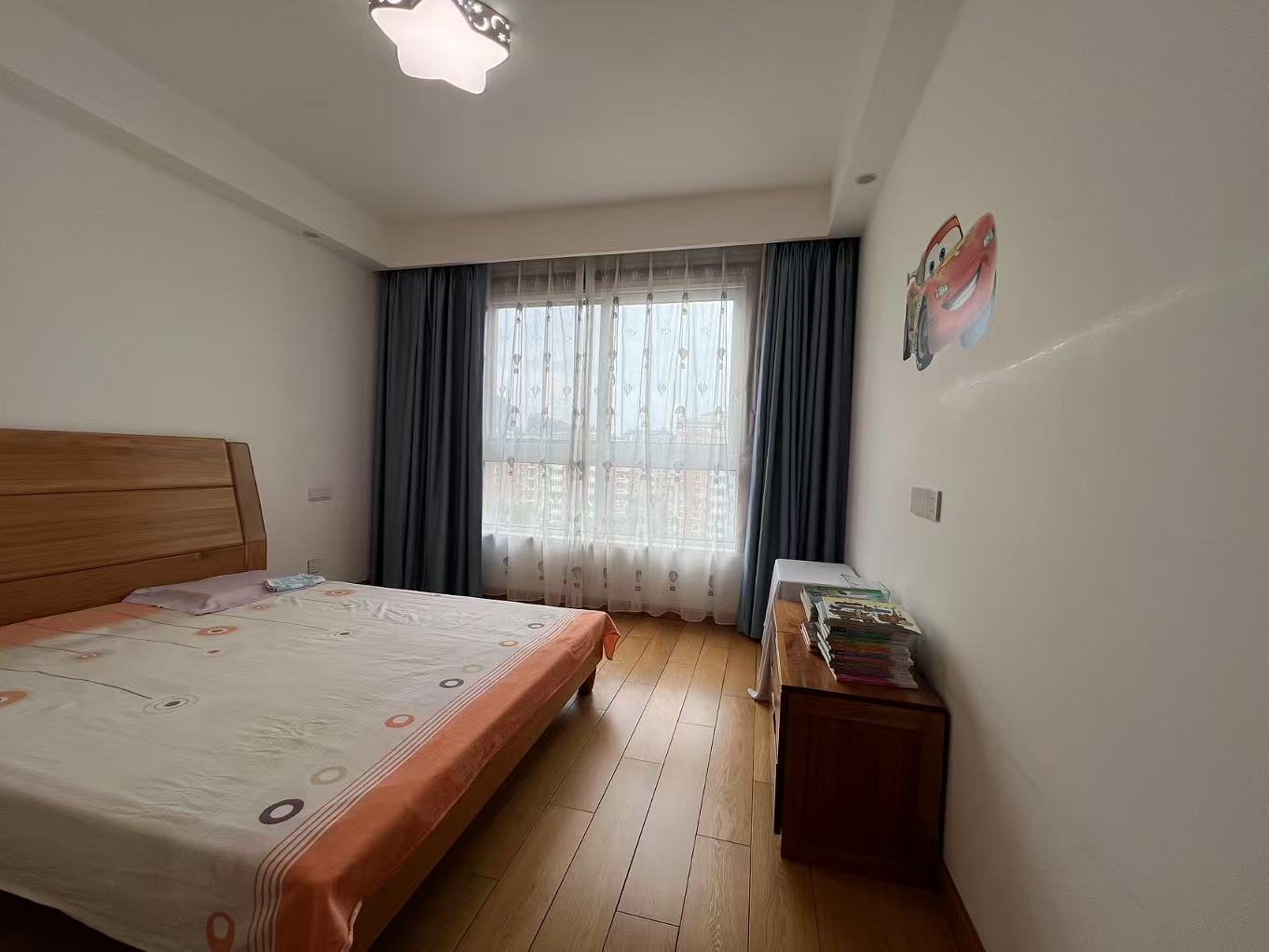 天安花园 4室2厅2卫 165m&sup2;