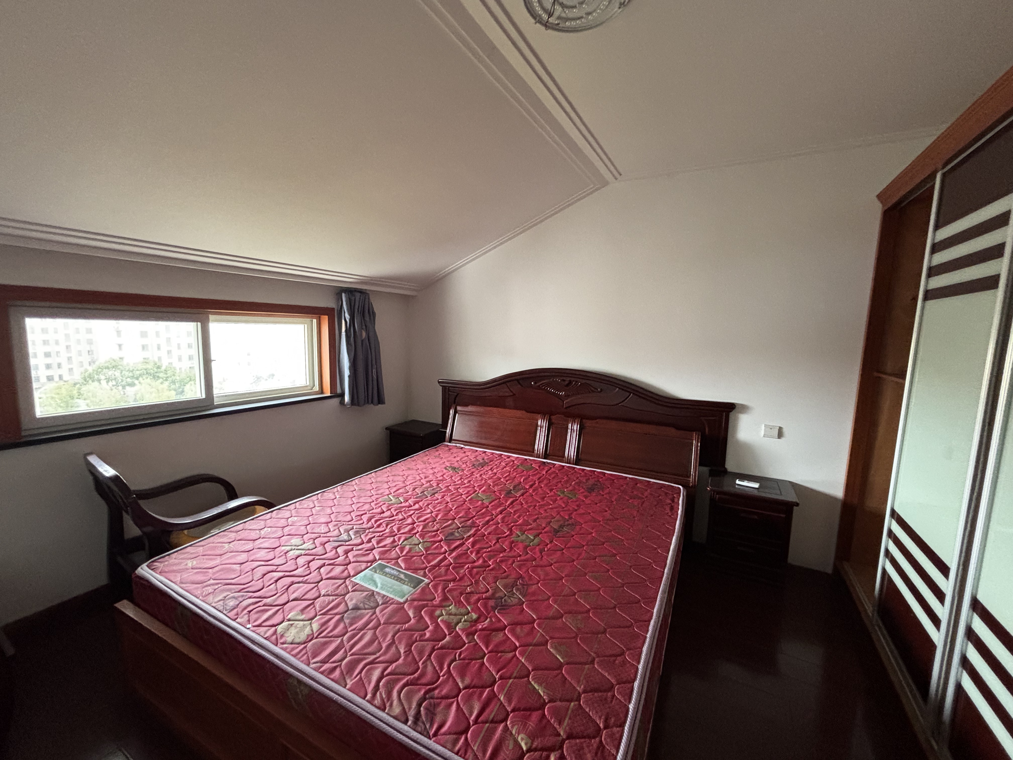 越江新村 3室2厅1卫 107.00m&sup2;